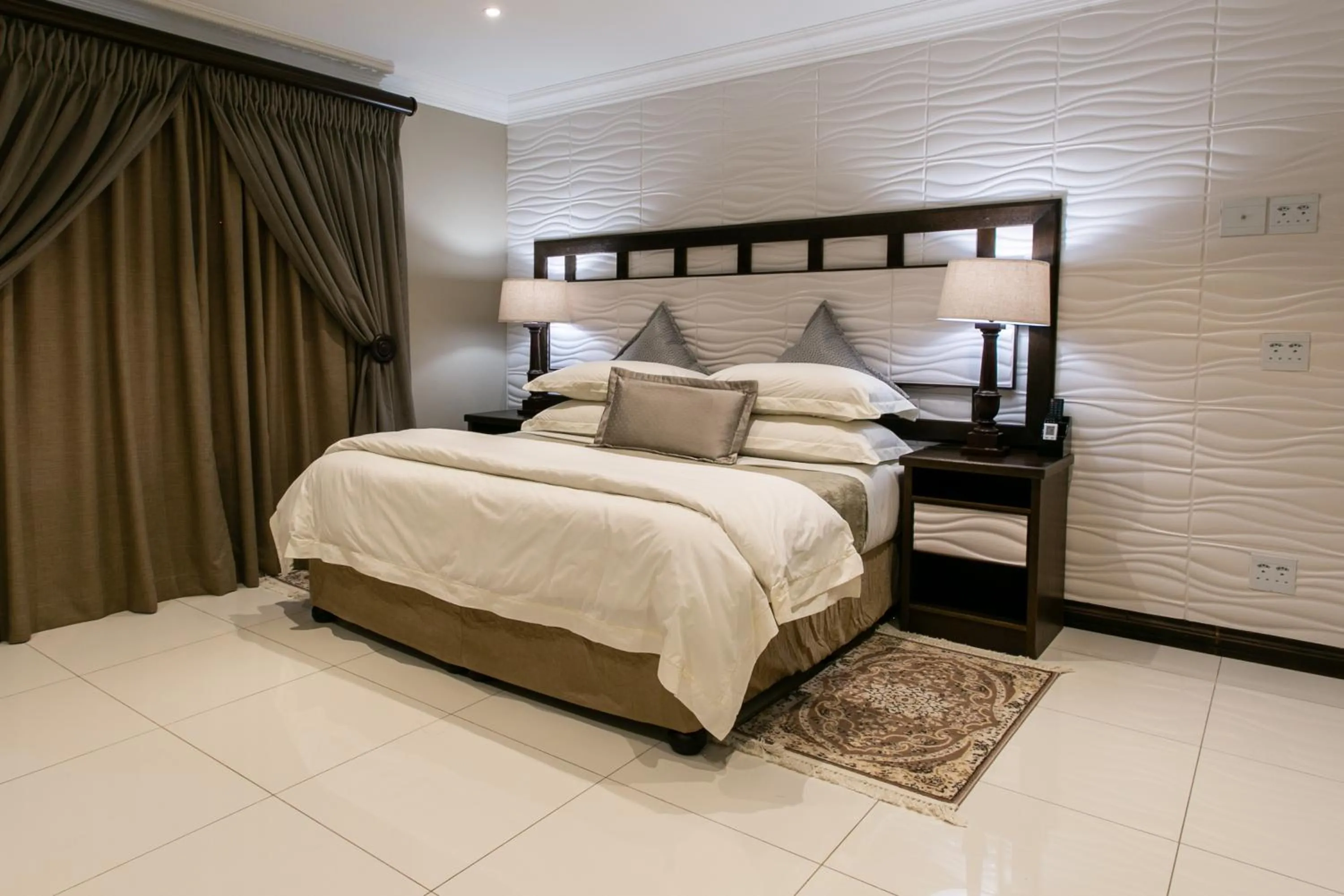 Bed in Royl Court Guesthouse