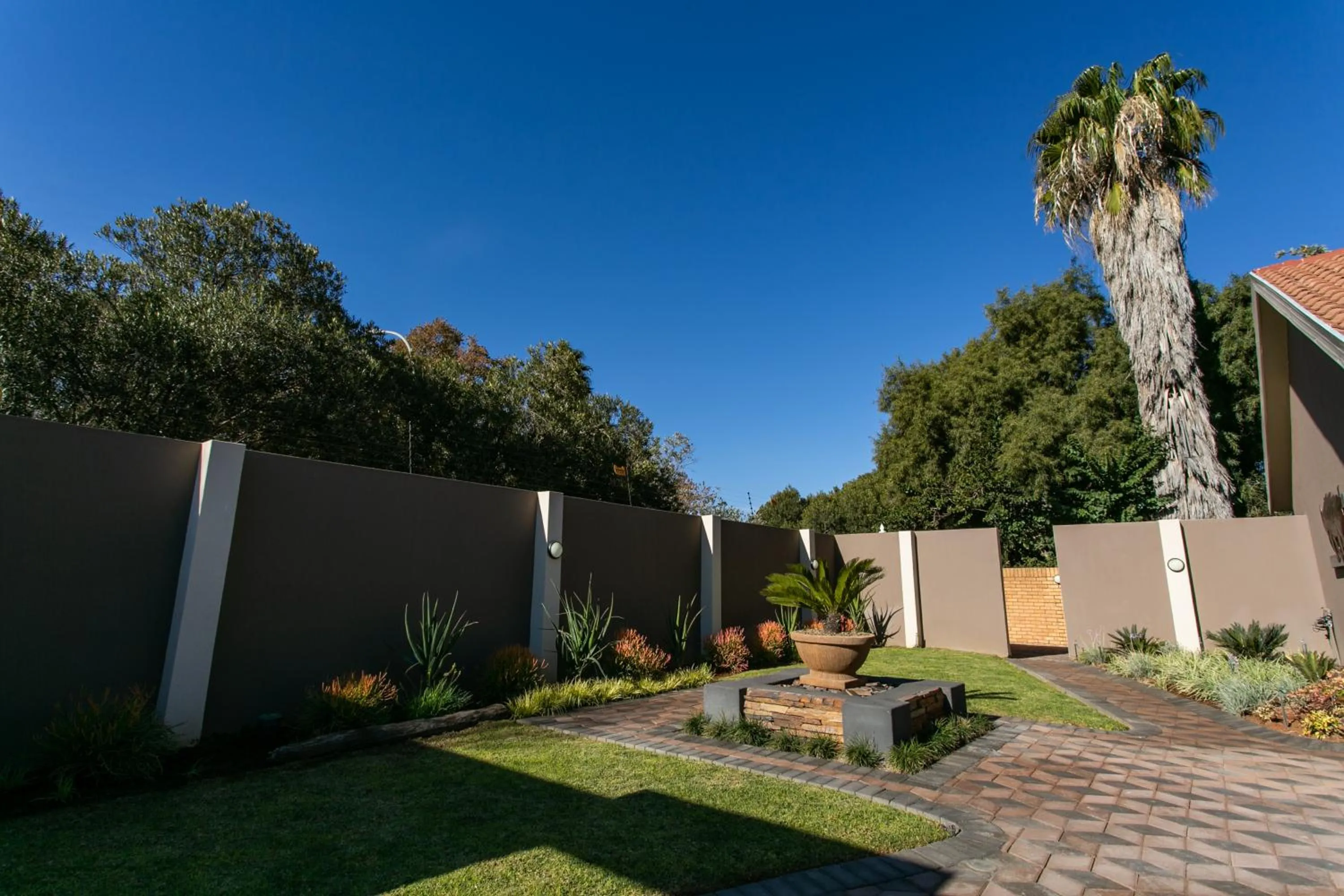 Royl Court Guesthouse