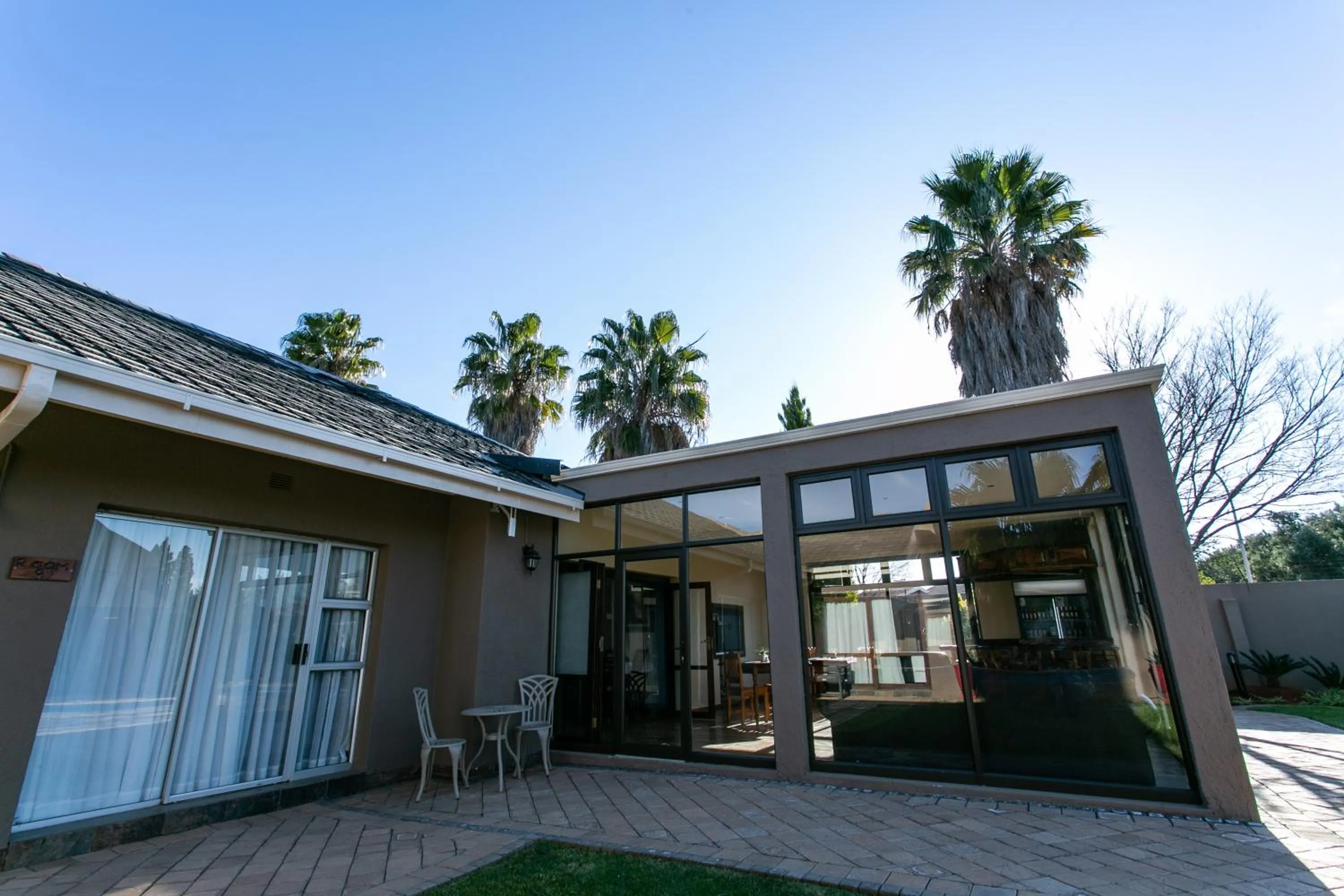 Royl Court Guesthouse