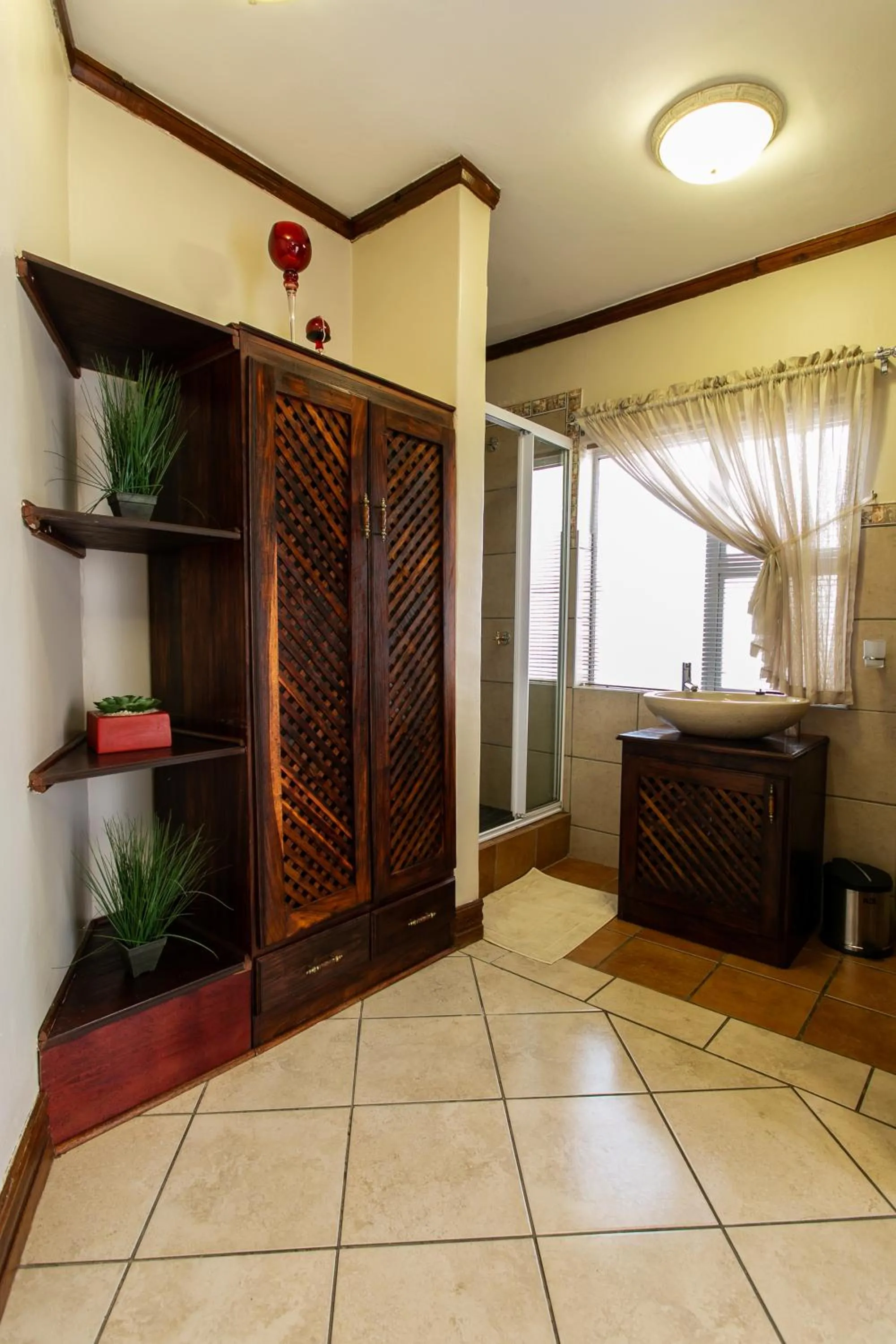 Royl Court Guesthouse