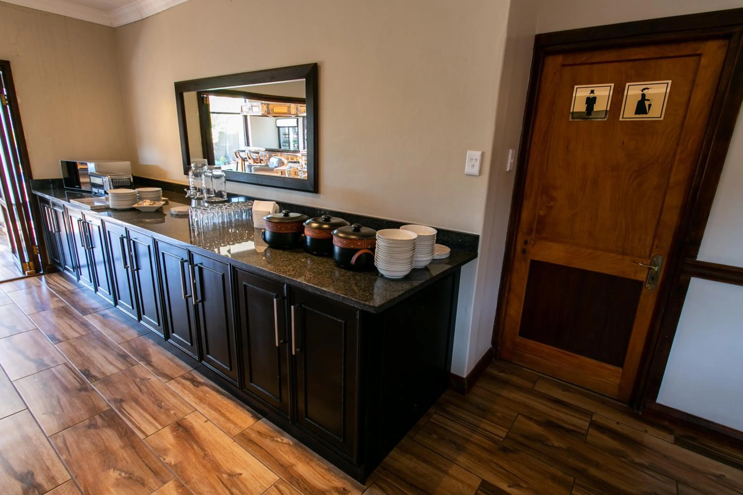 Dining area in Royl Court Guesthouse