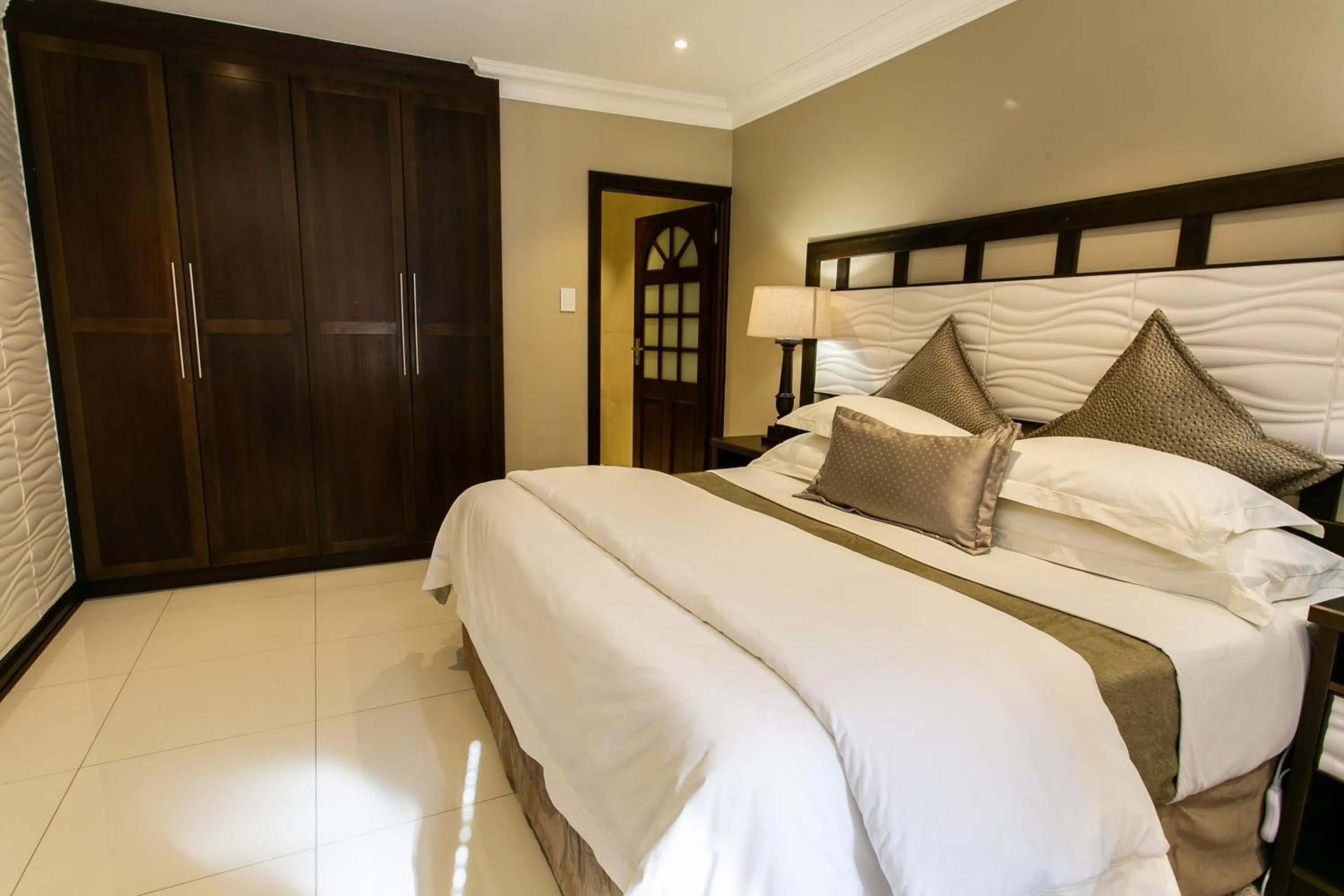 Bed in Royl Court Guesthouse