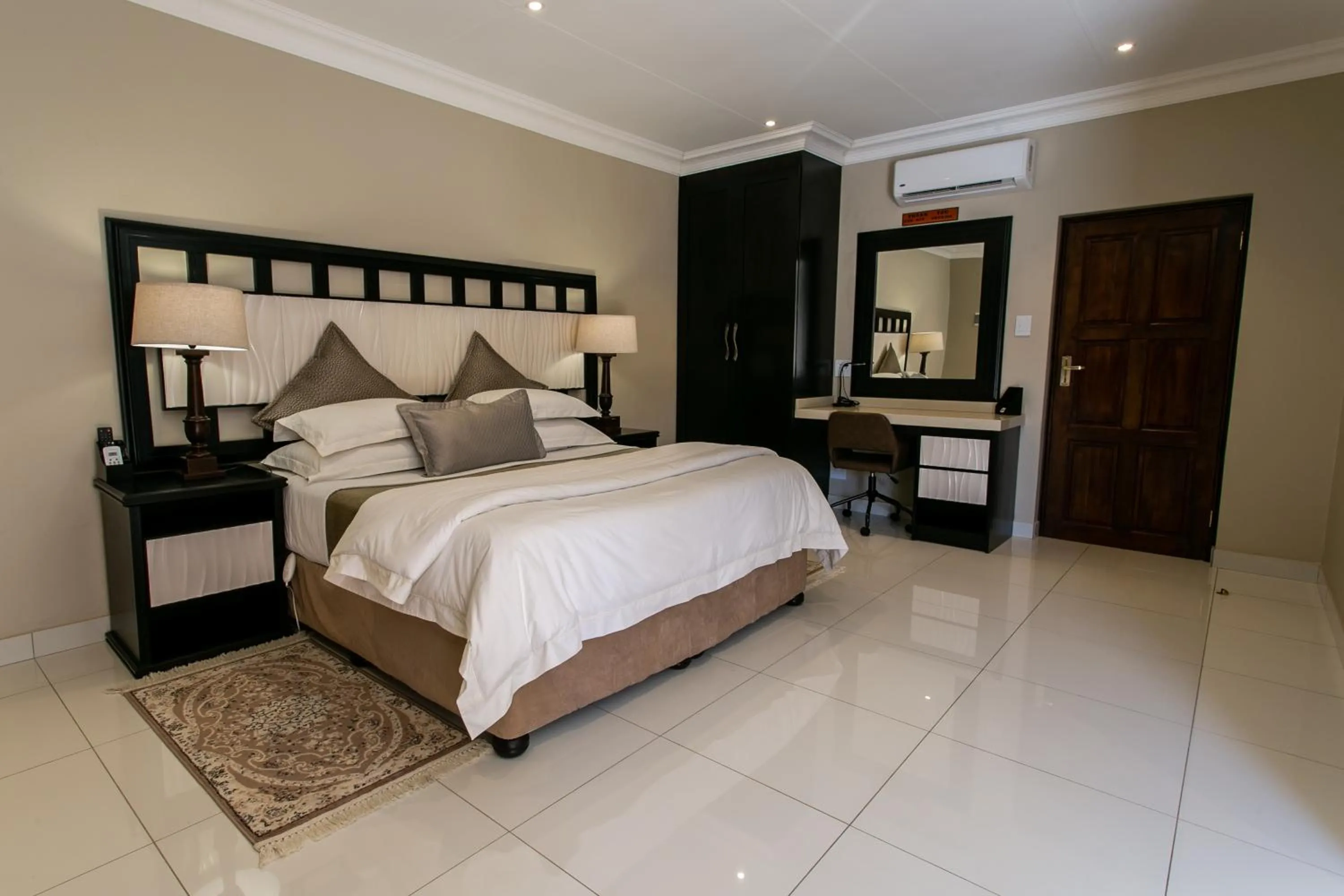 Bed in Royl Court Guesthouse
