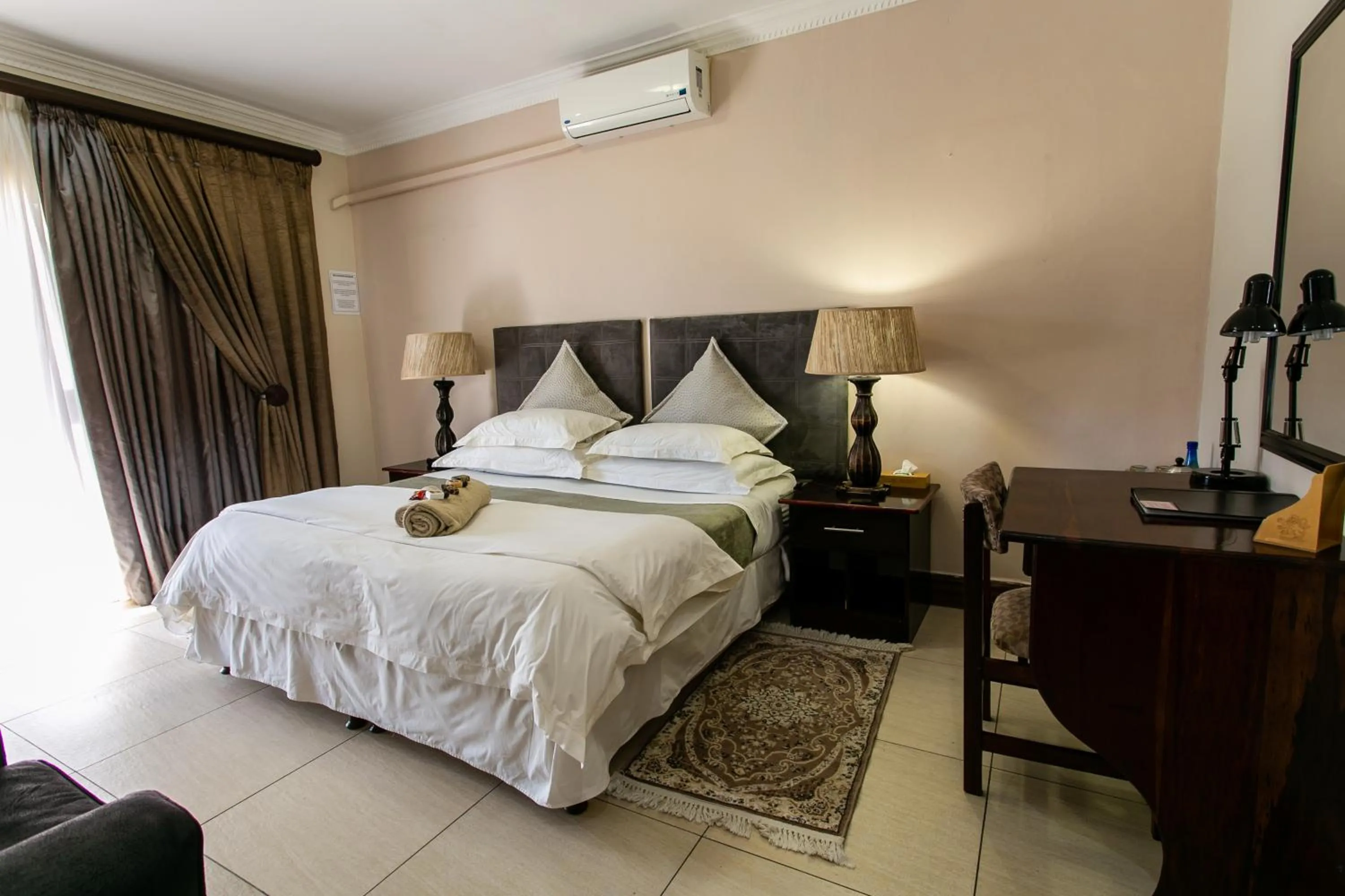 Bed in Royl Court Guesthouse