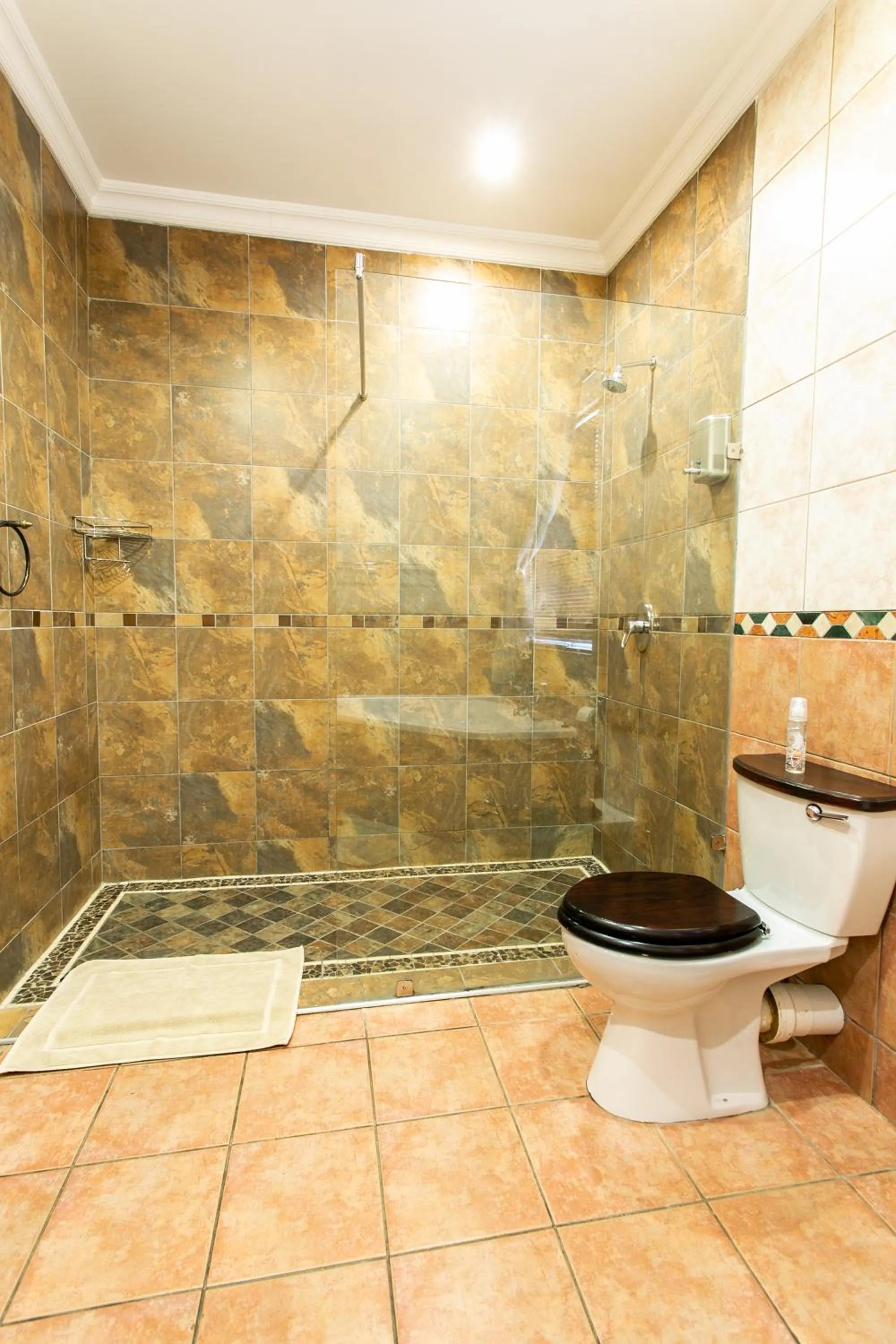 Royl Court Guesthouse