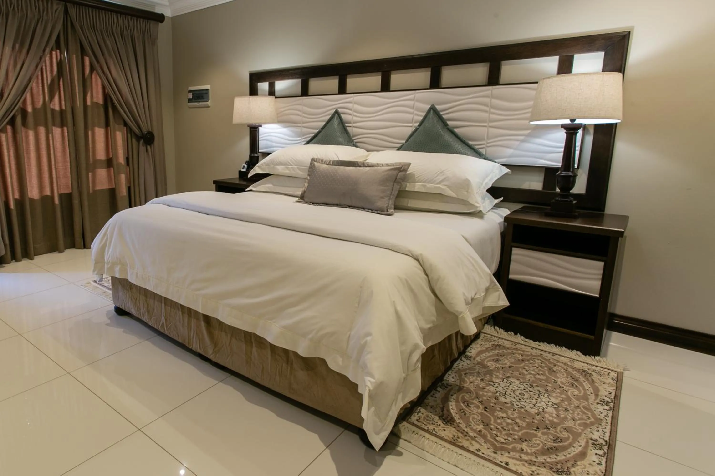 Bed in Royl Court Guesthouse