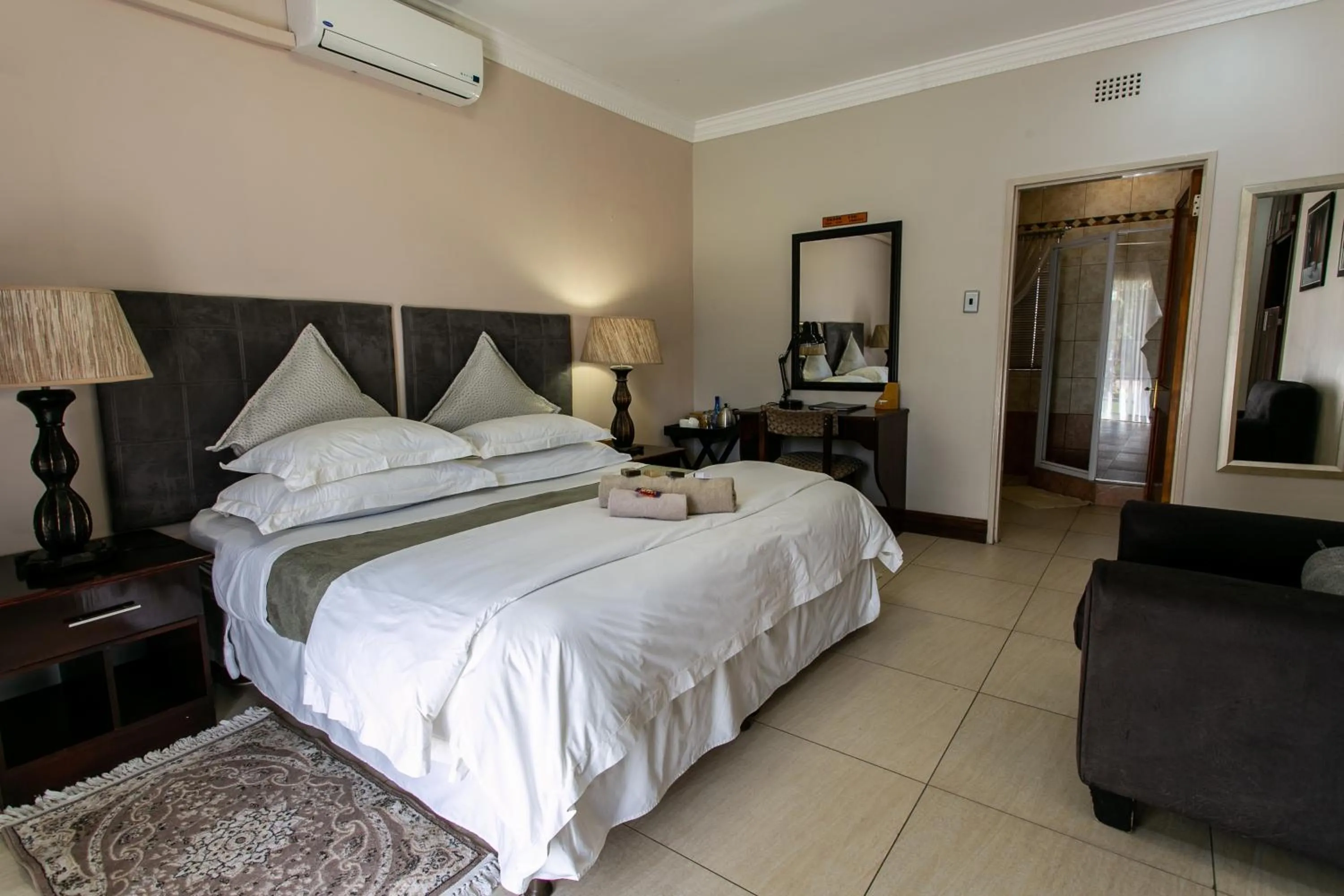 Bed in Royl Court Guesthouse