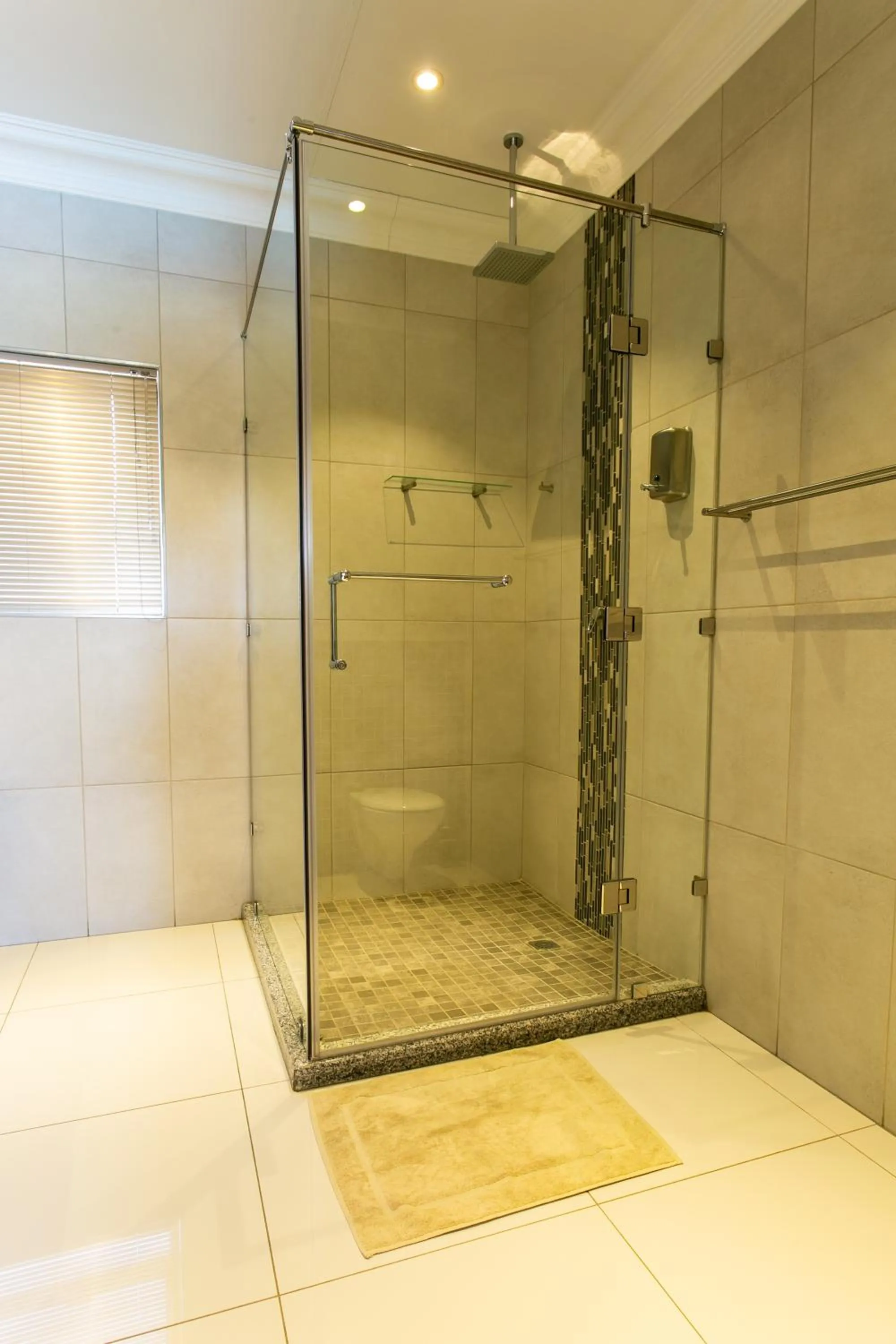 Royl Court Guesthouse