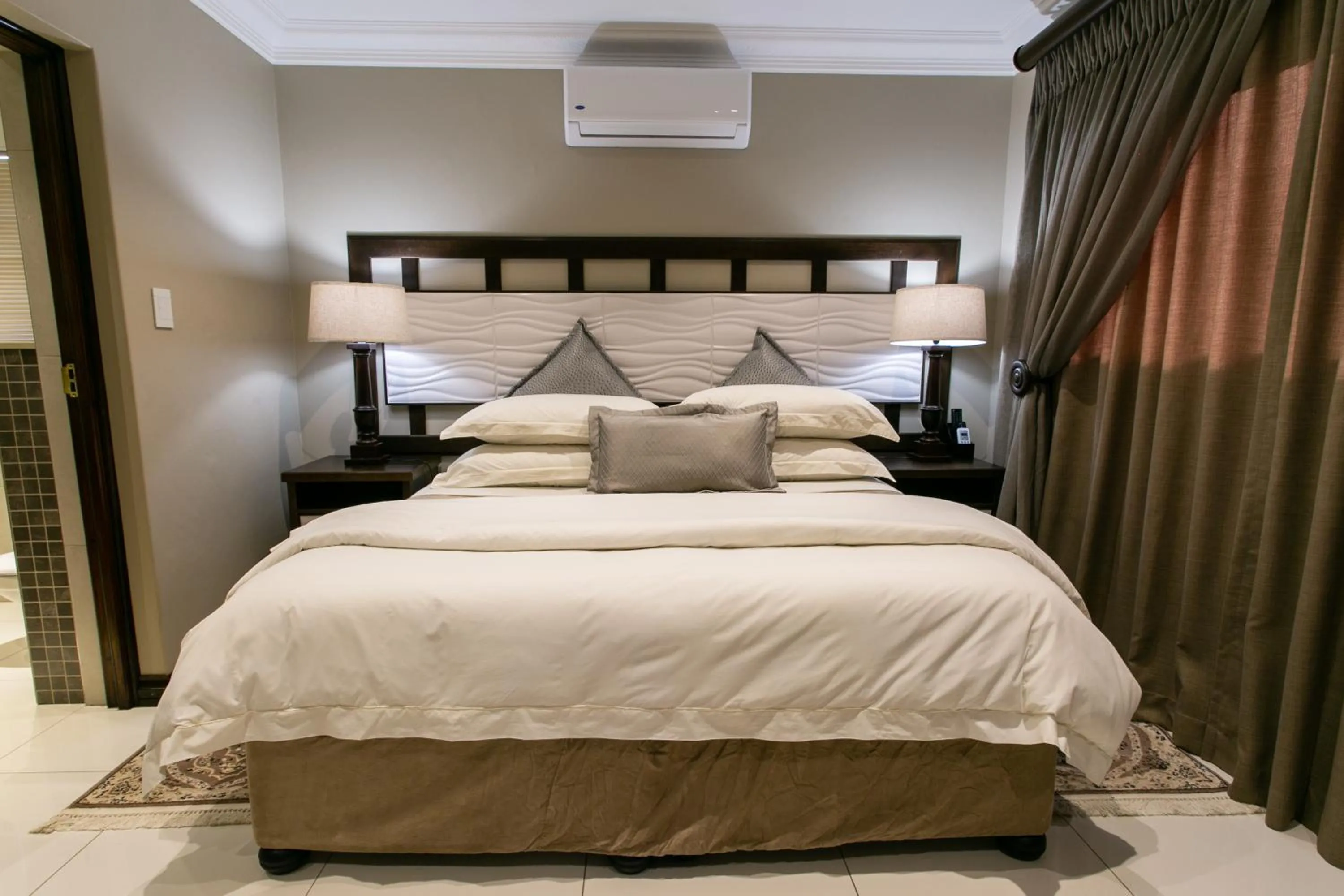 Bed in Royl Court Guesthouse
