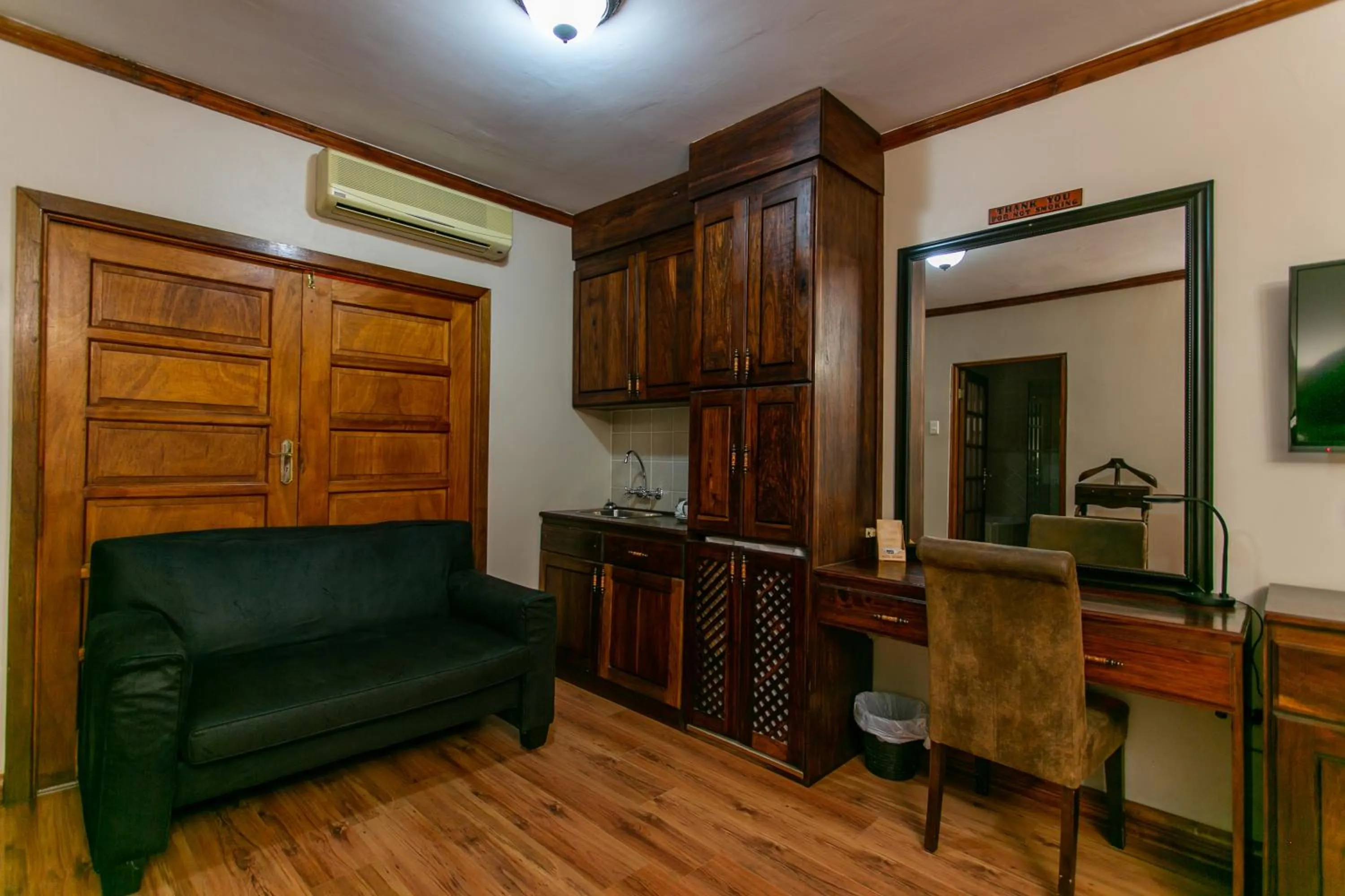 Royl Court Guesthouse