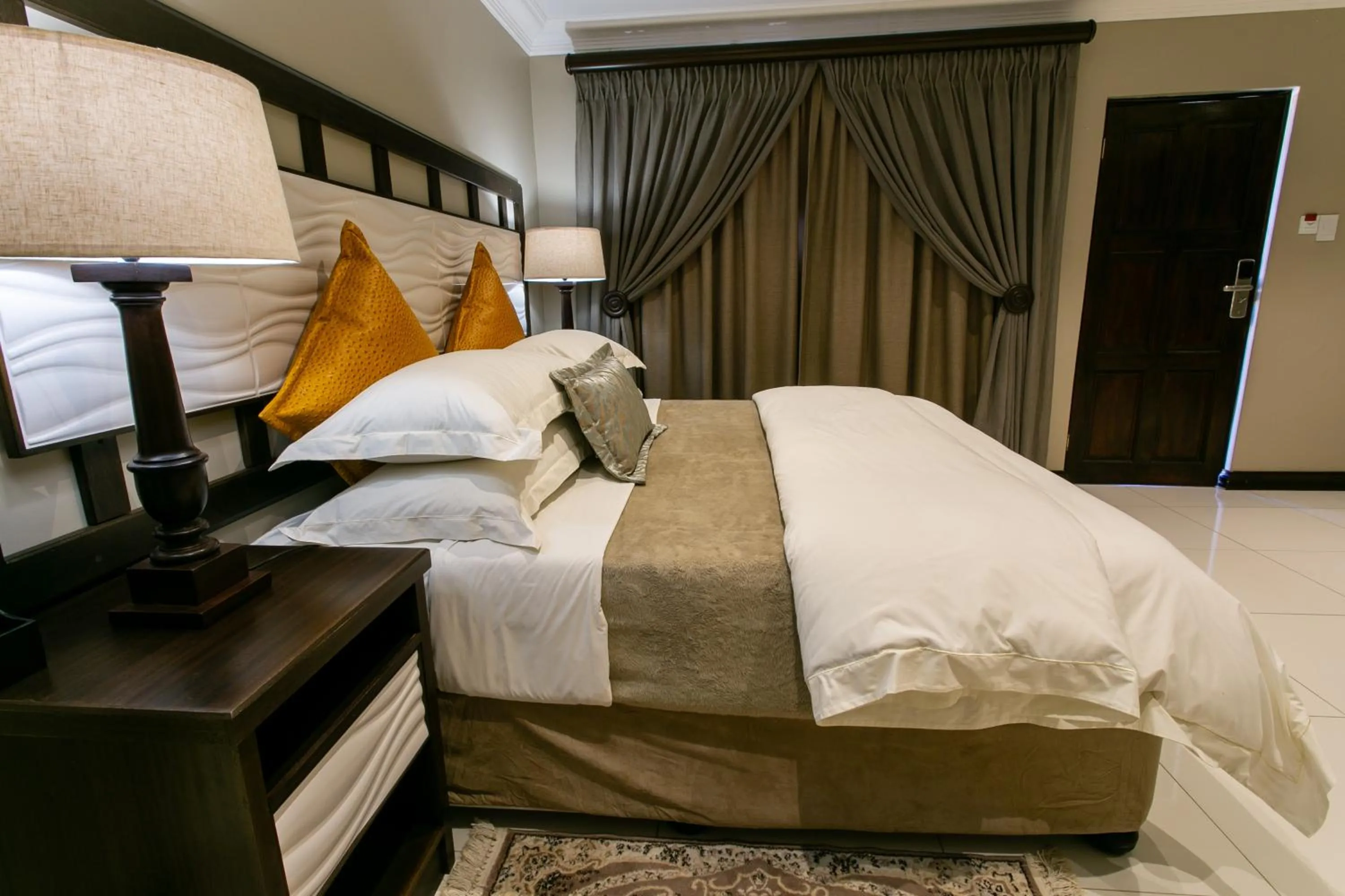 Bed in Royl Court Guesthouse