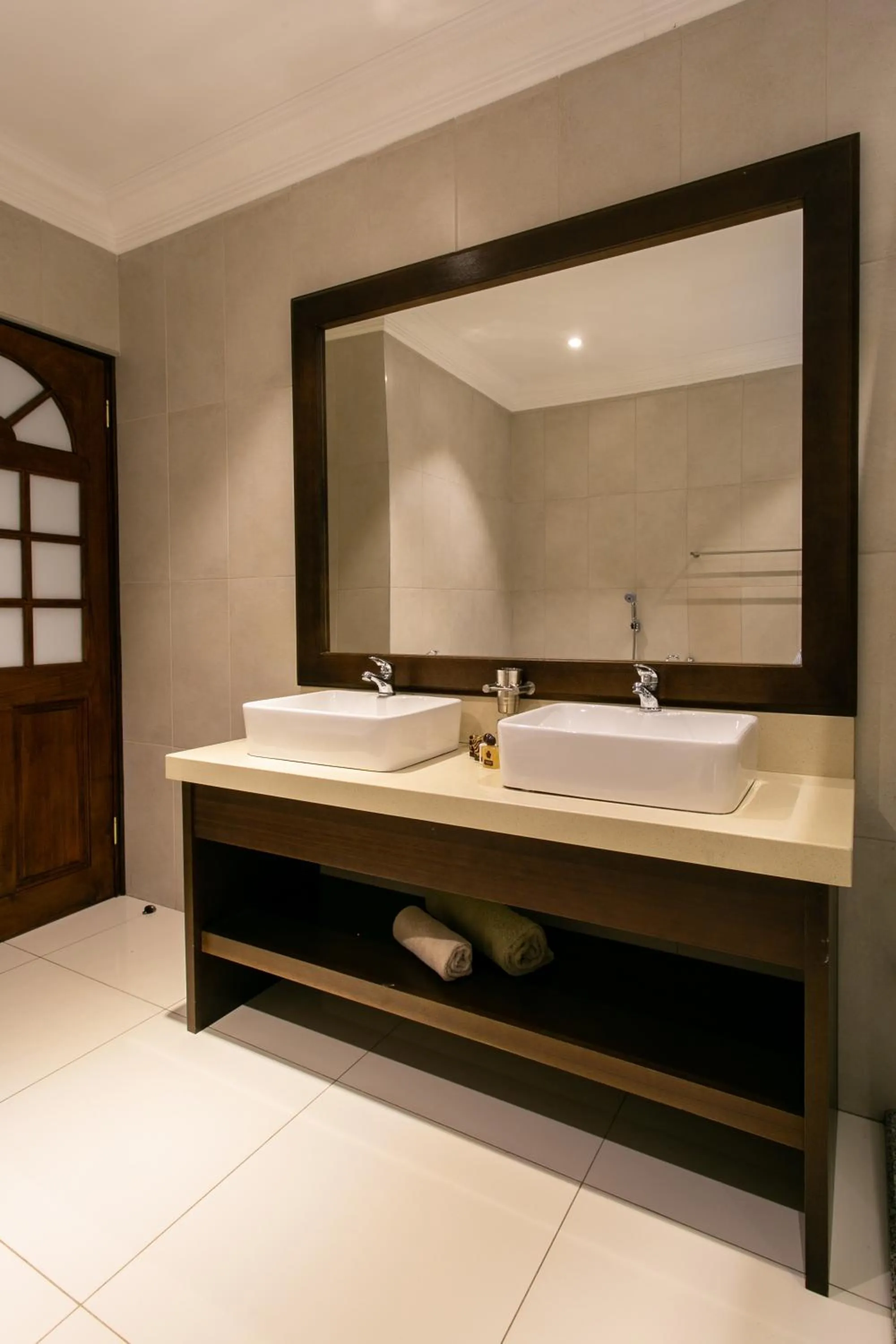 Royl Court Guesthouse