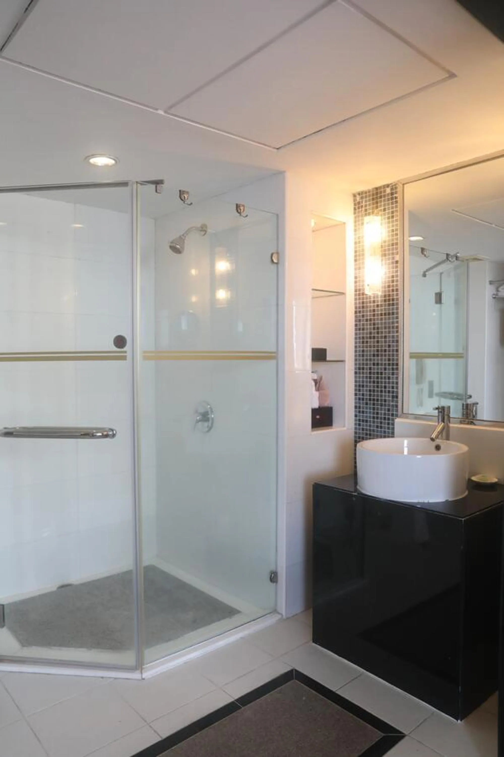 Bathroom in Hotel Landmark Canton