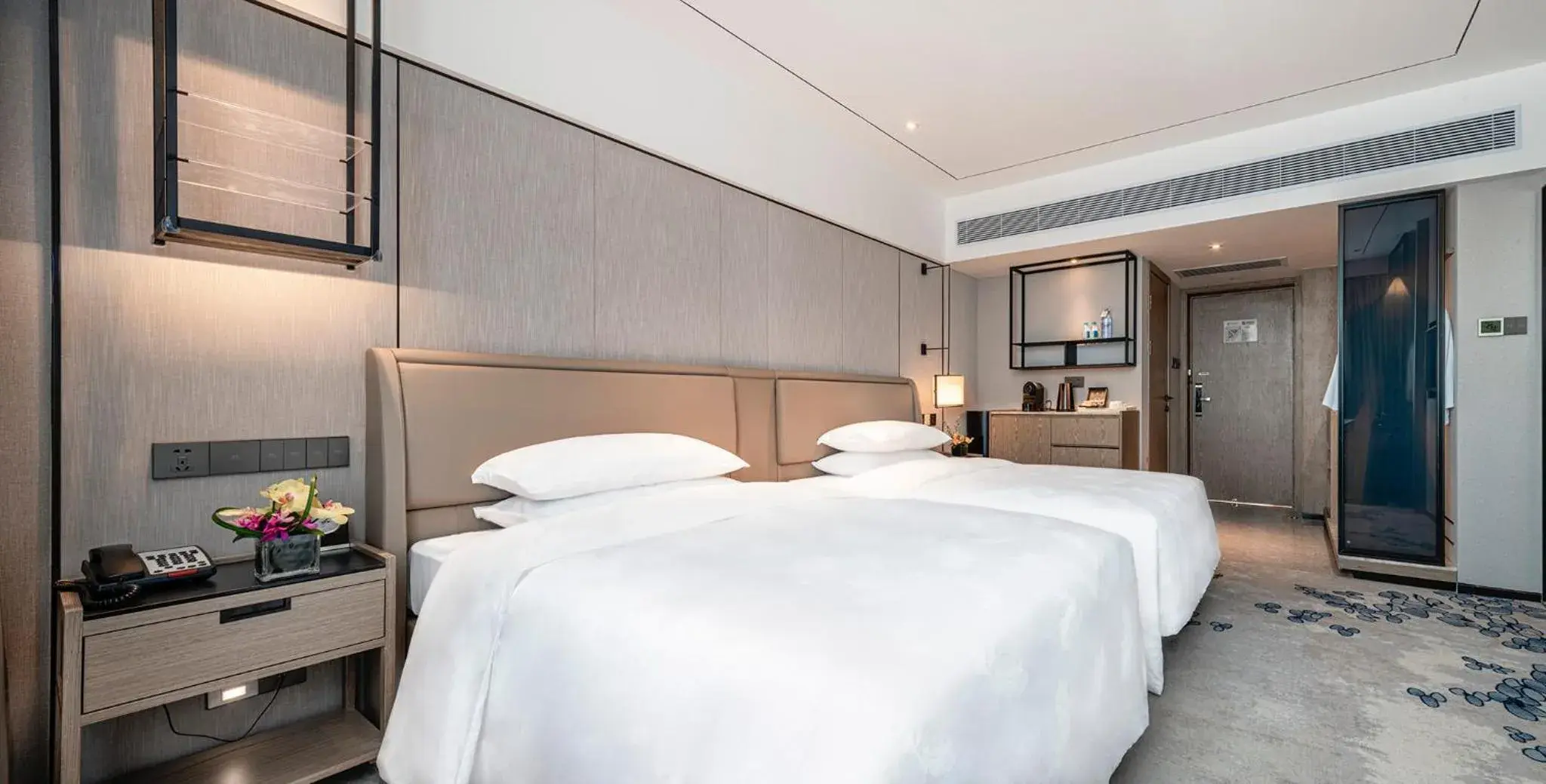 Bedroom, Bed in Hotel Landmark Canton Bedroom, Bed in Hotel Landmark Canton