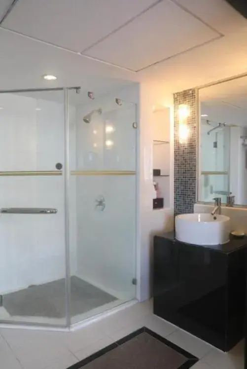 Bathroom in Hotel Landmark Canton Bathroom in Hotel Landmark Canton