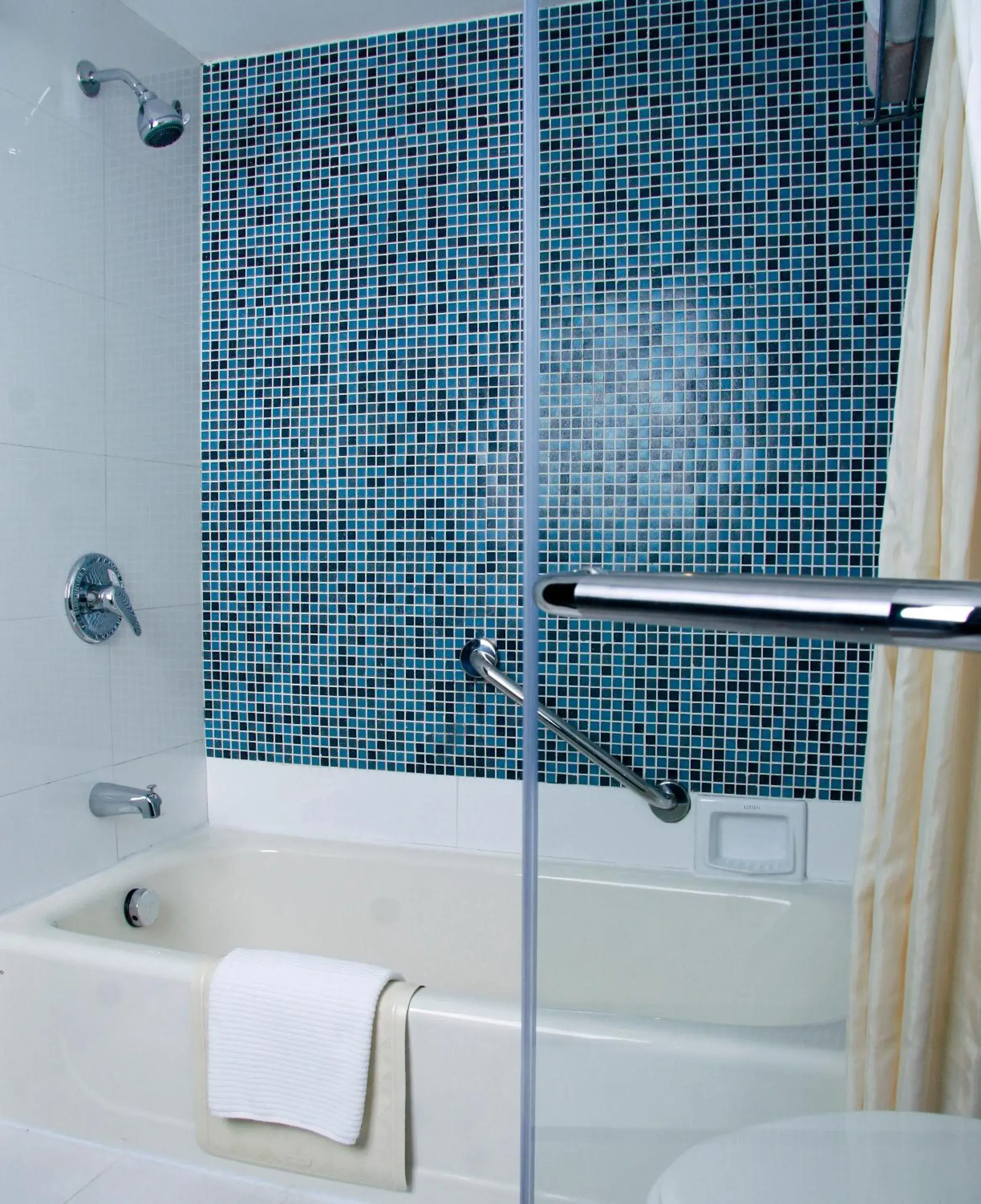 Bathroom in Hotel Landmark Canton Bathroom in Hotel Landmark Canton