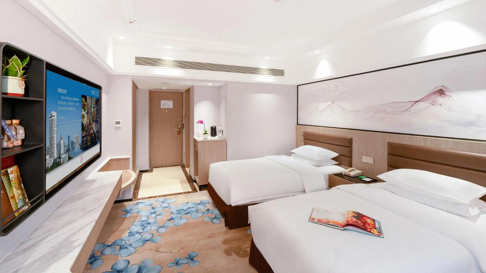 Photo of the whole room, Bed in Hotel Landmark Canton