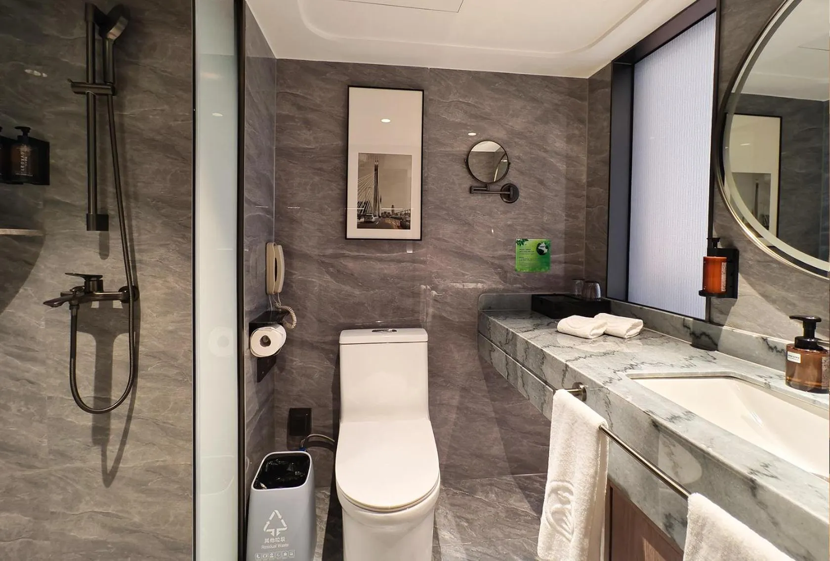 Toilet in Hotel Landmark Canton