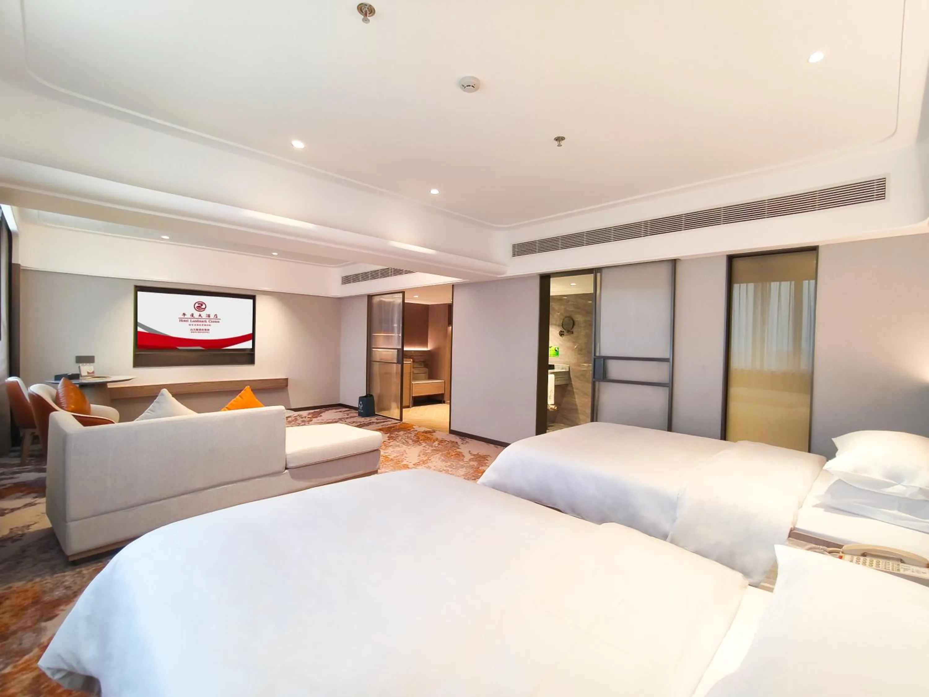 Photo of the whole room, Bed in Hotel Landmark Canton