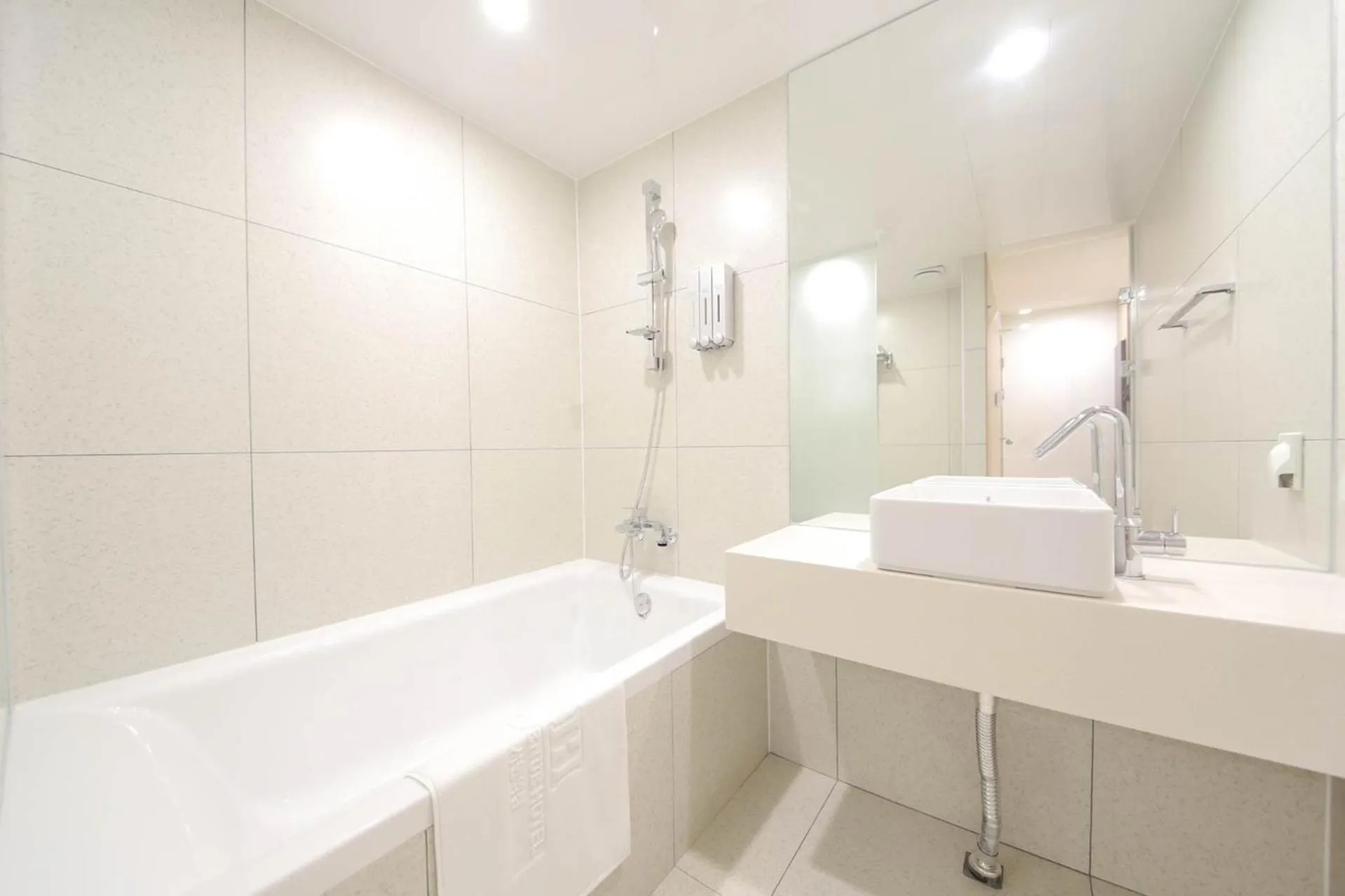 Shower in Busan H-AVENUE Hotel Seomyeon Station