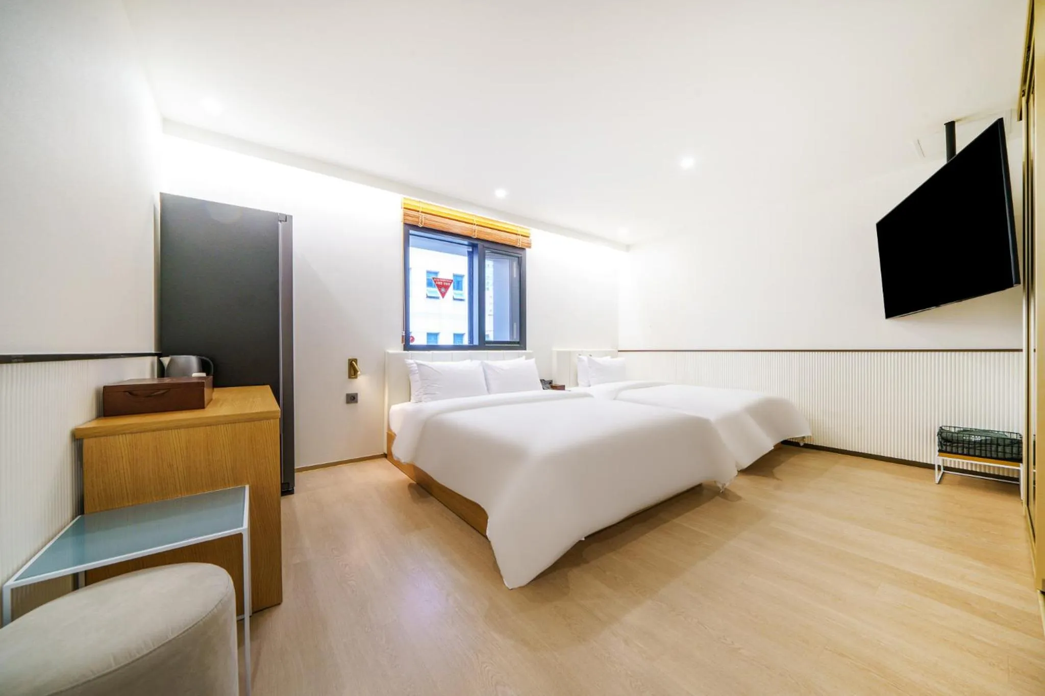 Bed in Busan H-AVENUE Hotel Seomyeon Station