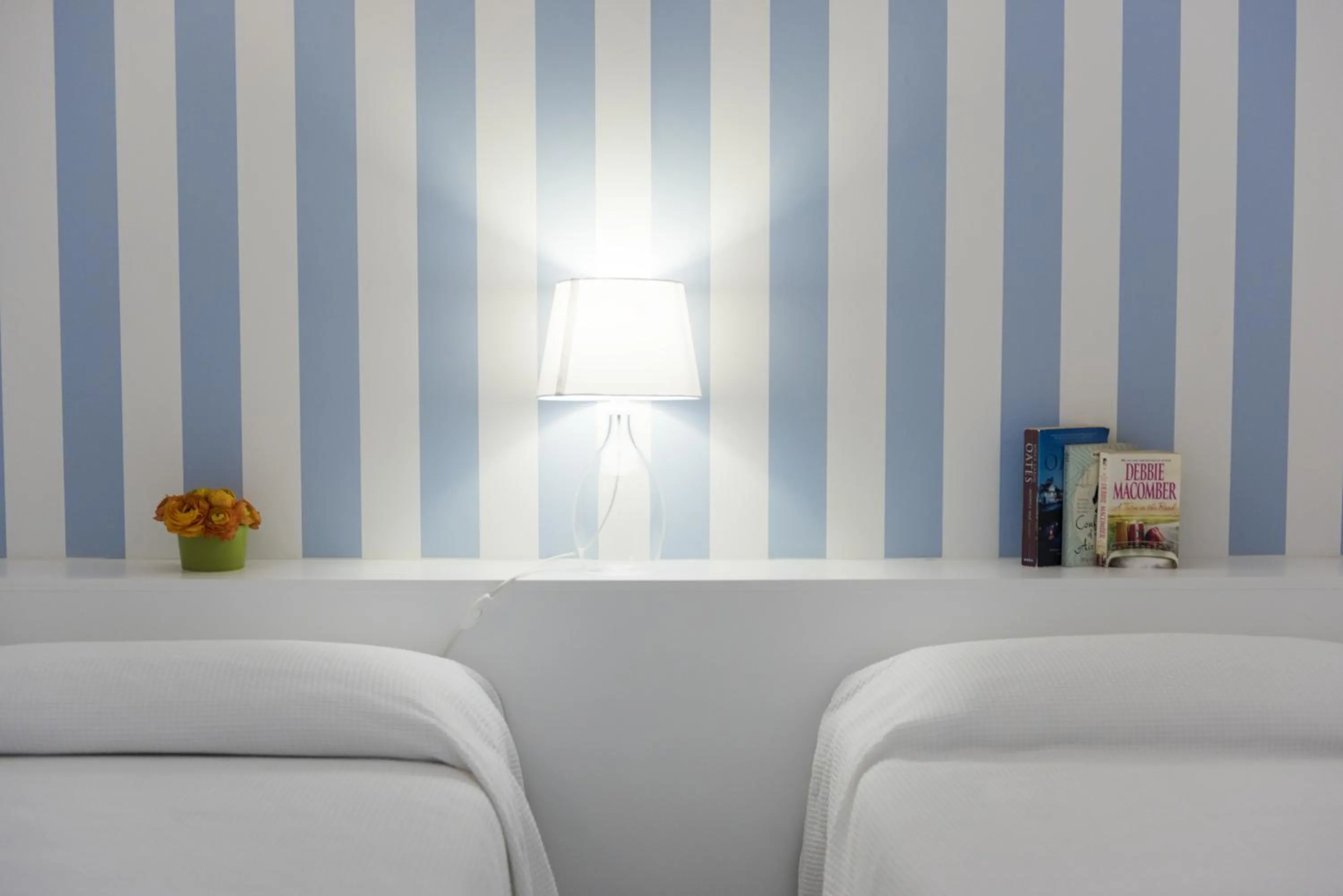 Decorative detail, Bed in Alcione Residence