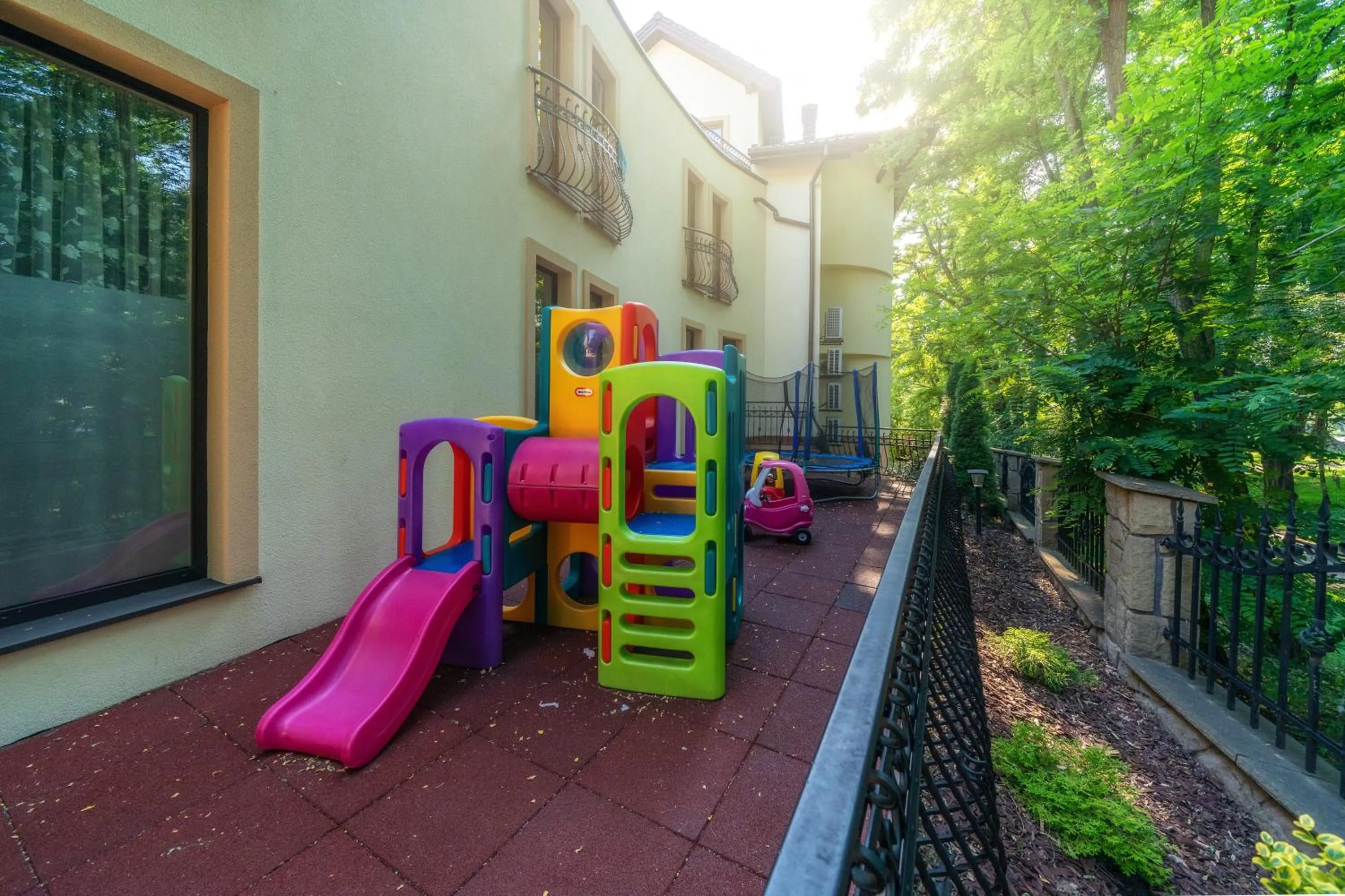 young children in Dworek Skawiński