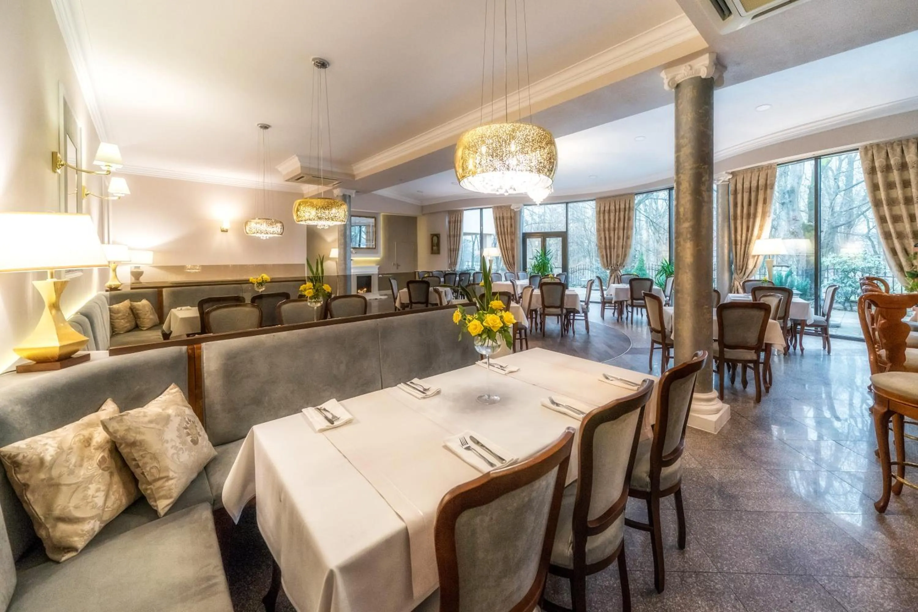 Restaurant/places to eat in Dworek Skawiński