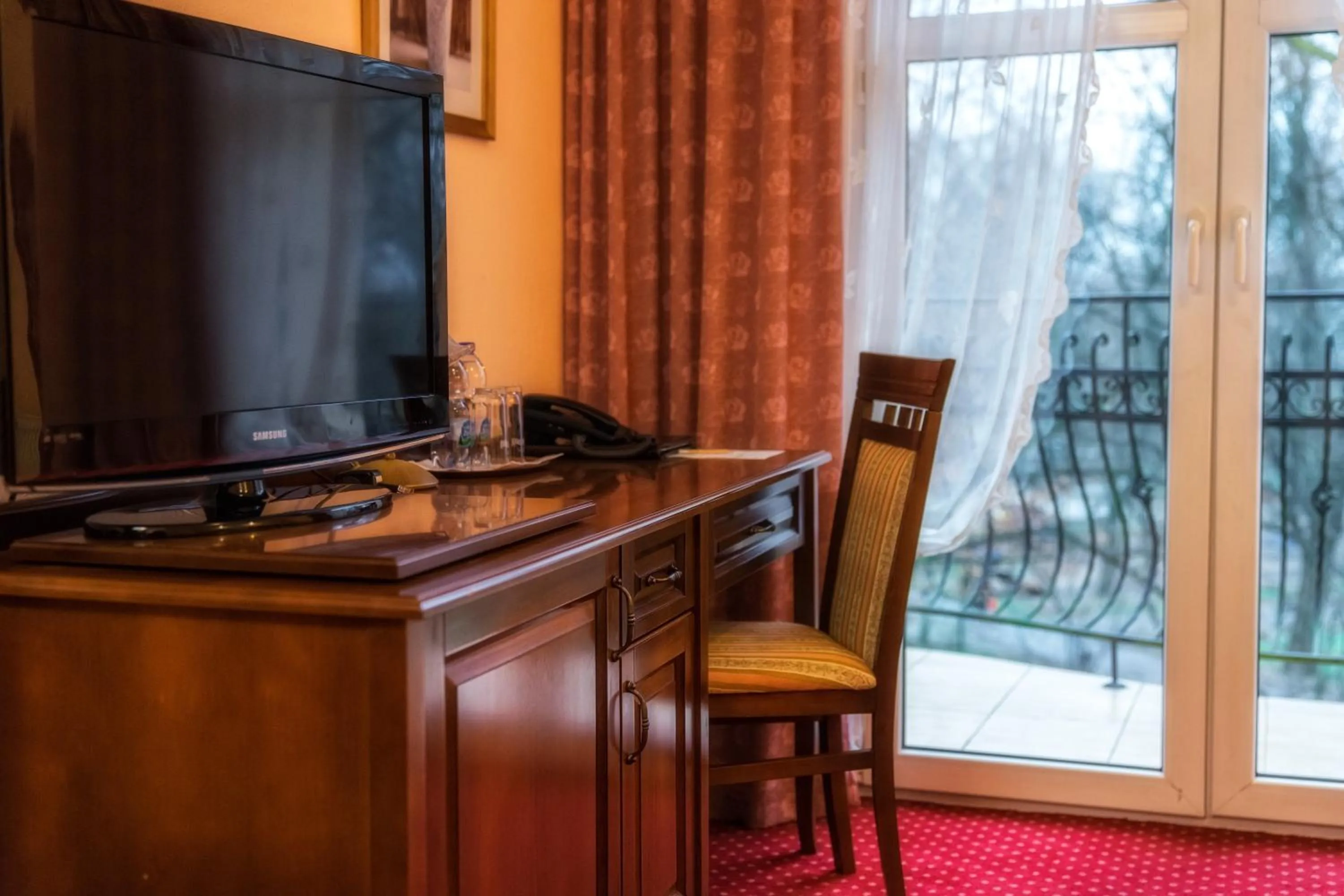 TV and multimedia in Dworek Skawiński