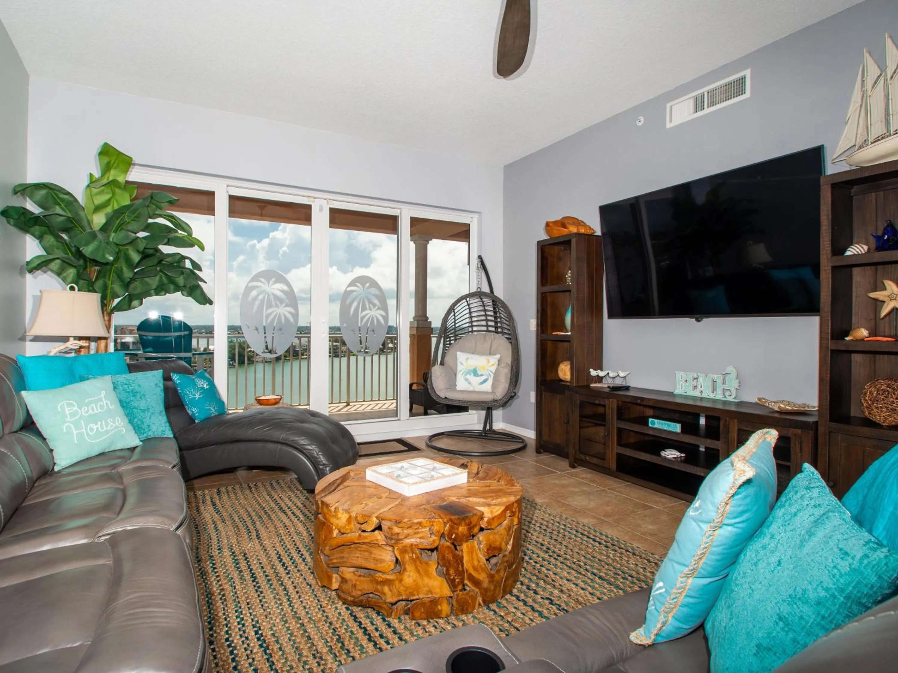 Harborview Grande 803