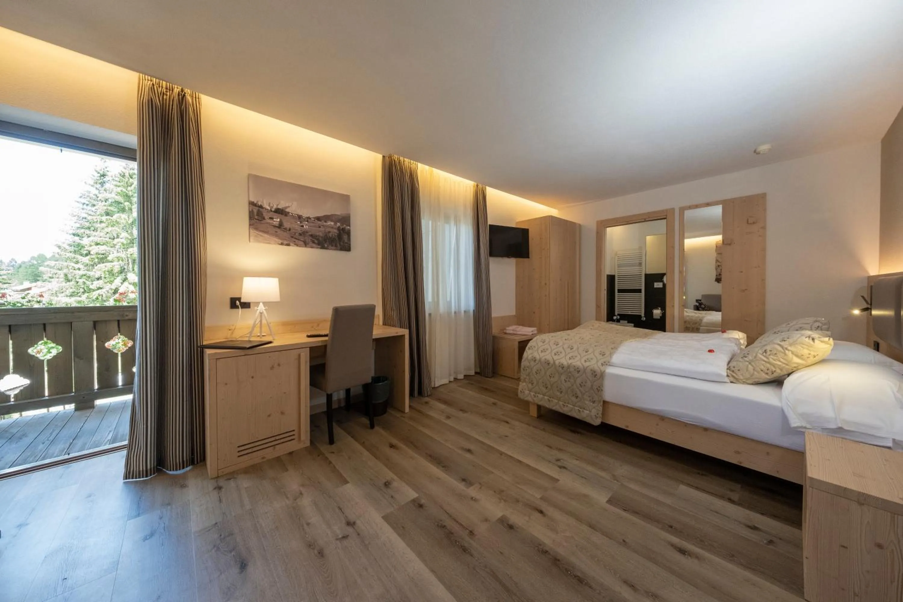 Bedroom, Bed in Hotel Canada