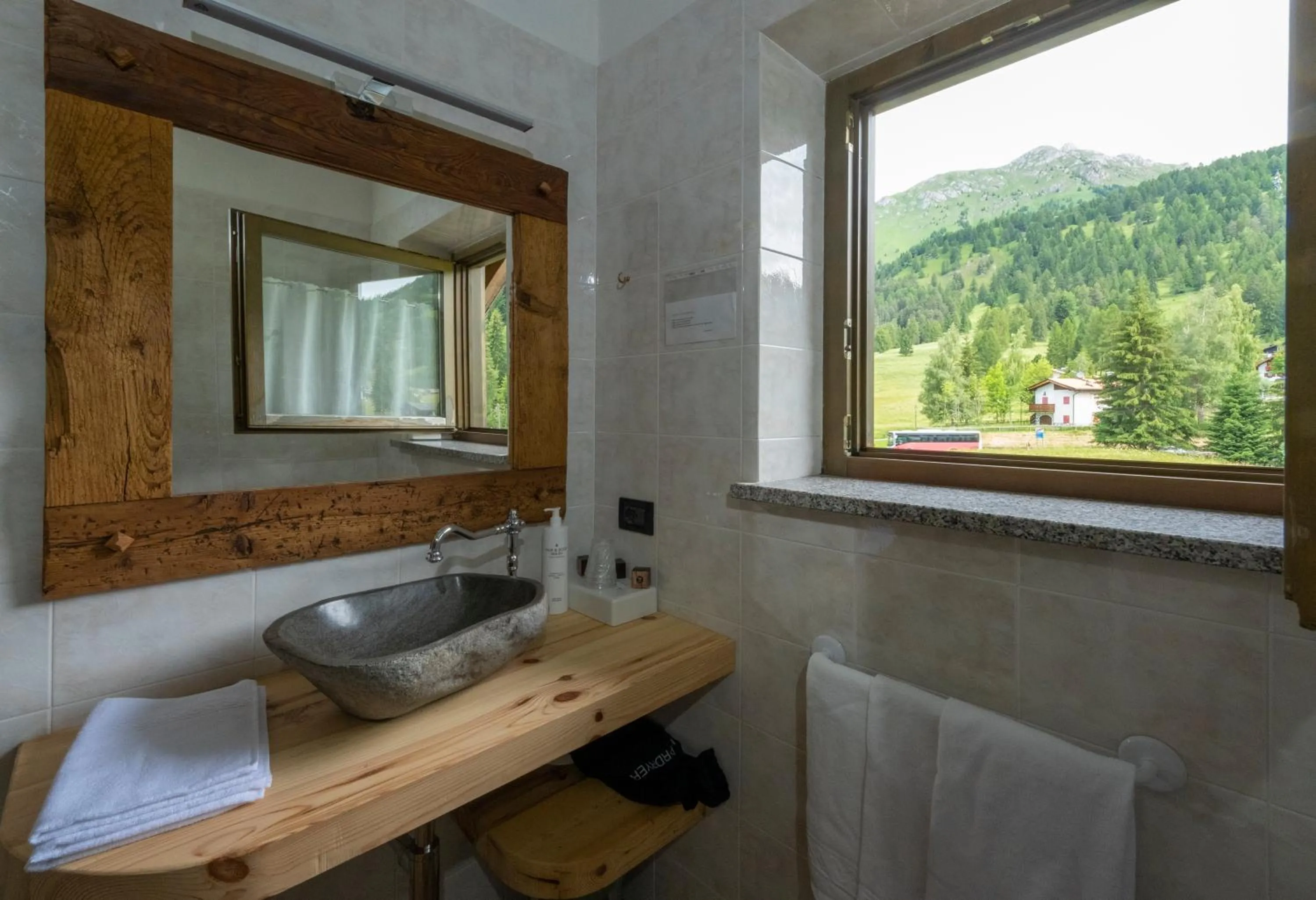 Bathroom in Hotel Canada