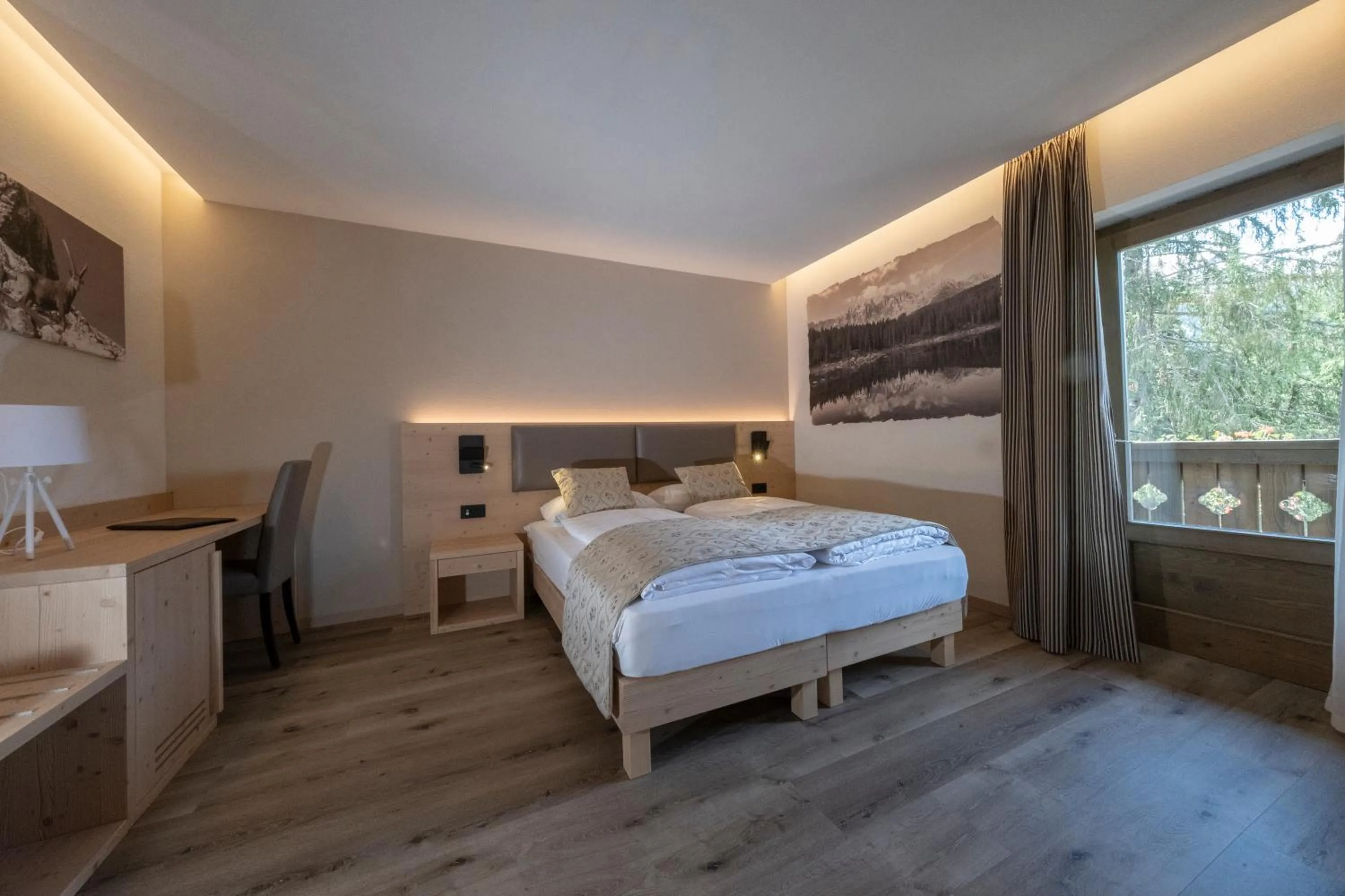 Bedroom, Bed in Hotel Canada