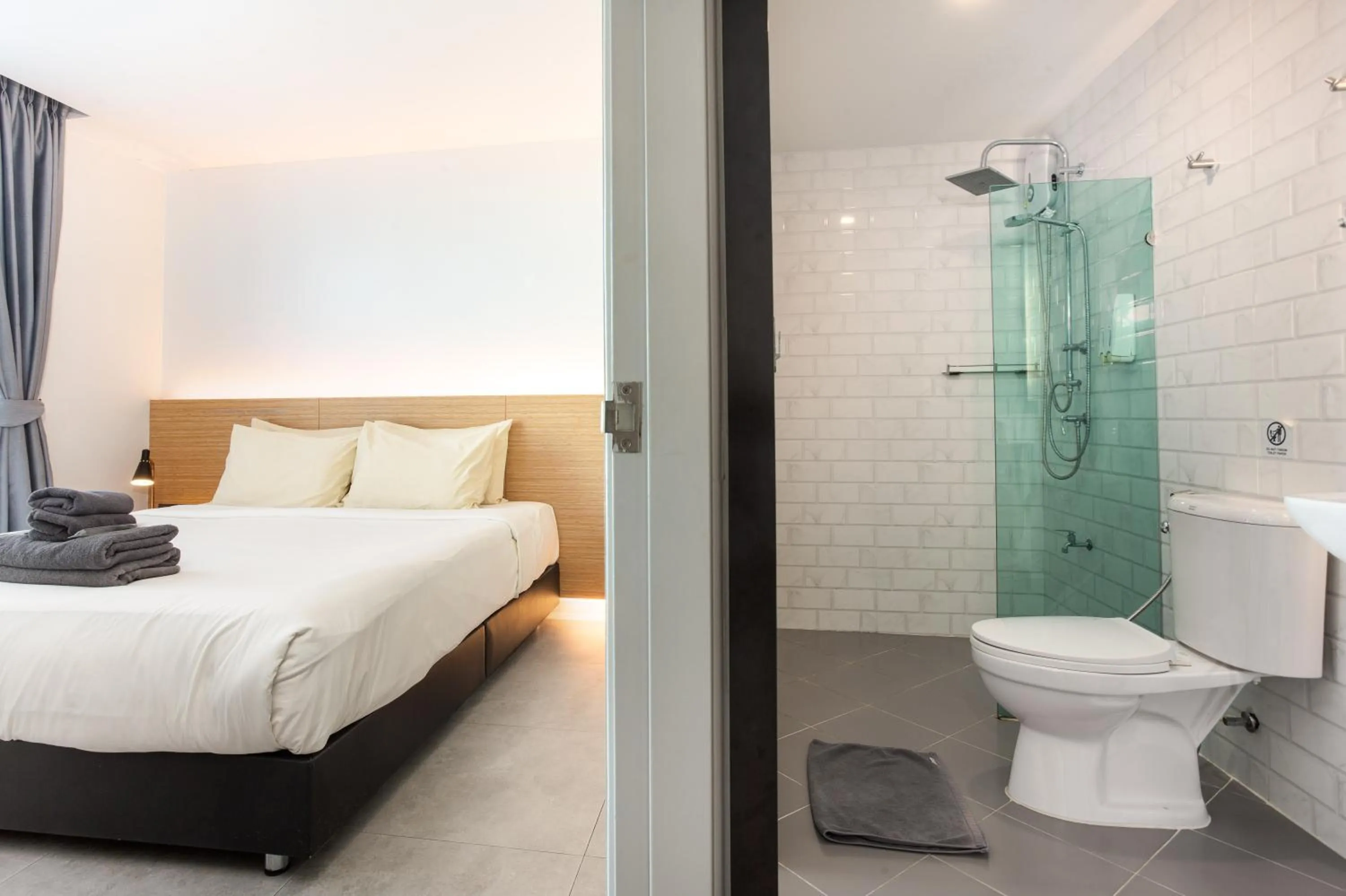 Shower in ISTY Design Hotel