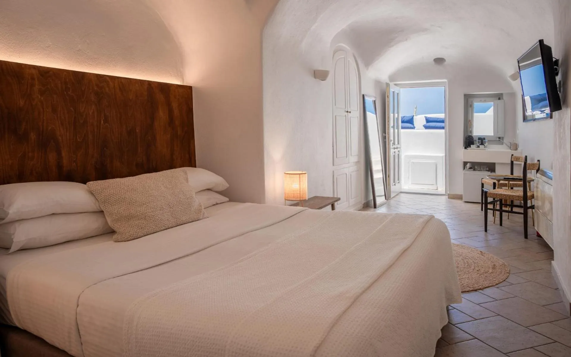 Bed in Mirabo Villas