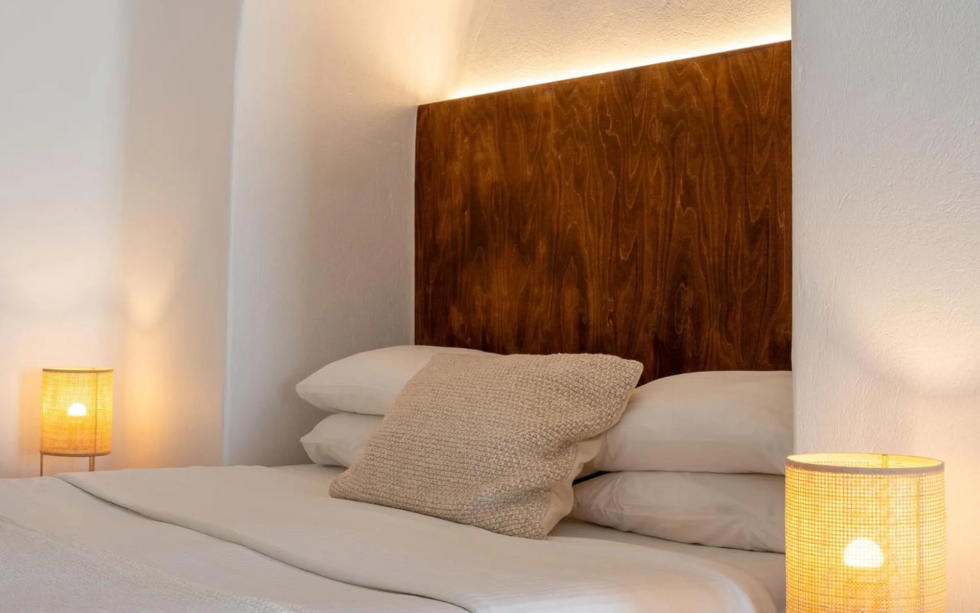 Bedroom, Bed in Mirabo Villas