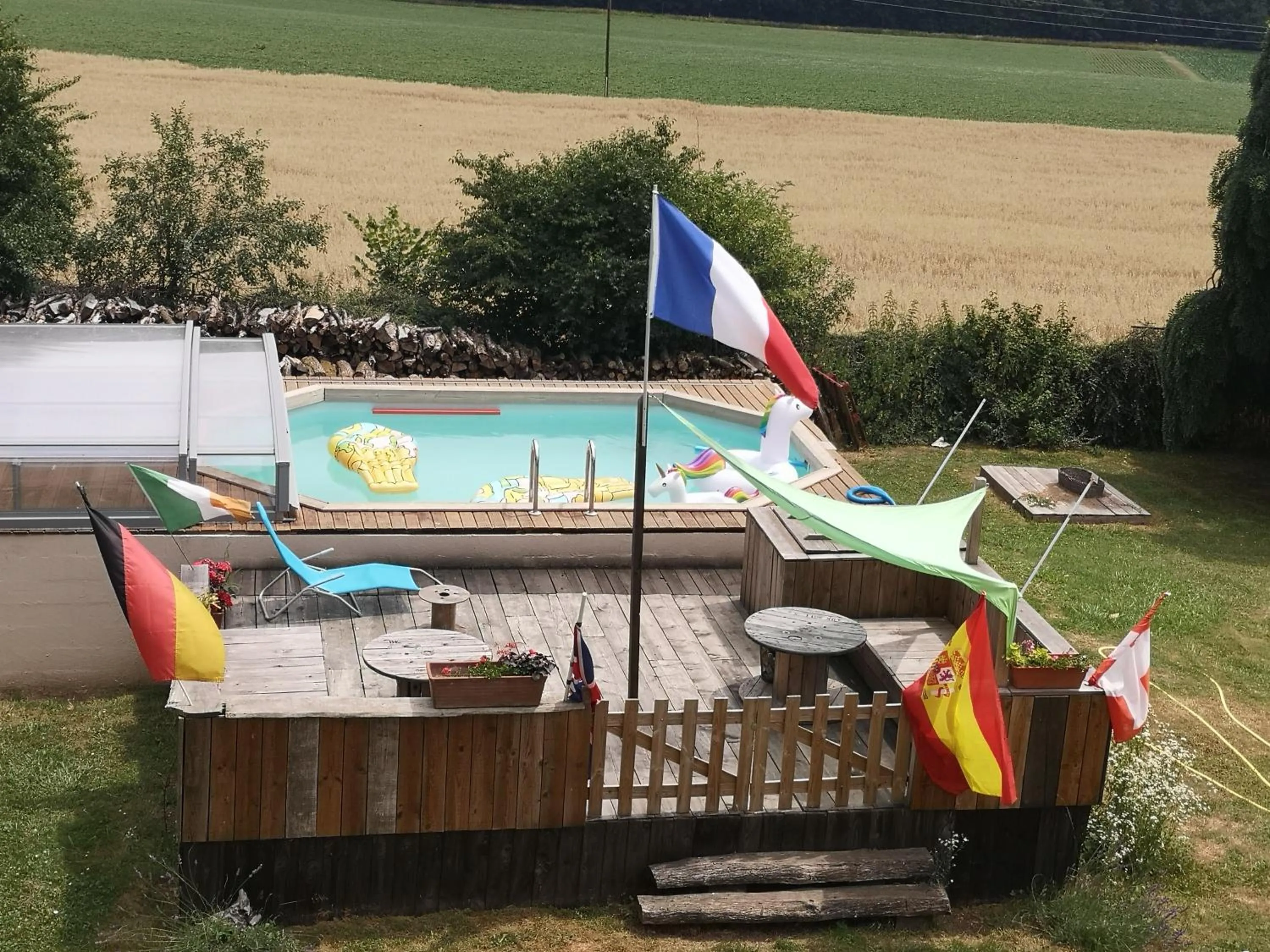 Pool view in Domaine de Fontenelay