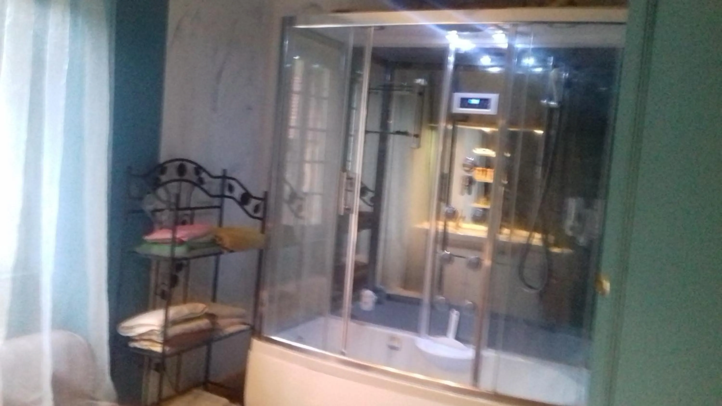 Bathroom in Domaine de Fontenelay