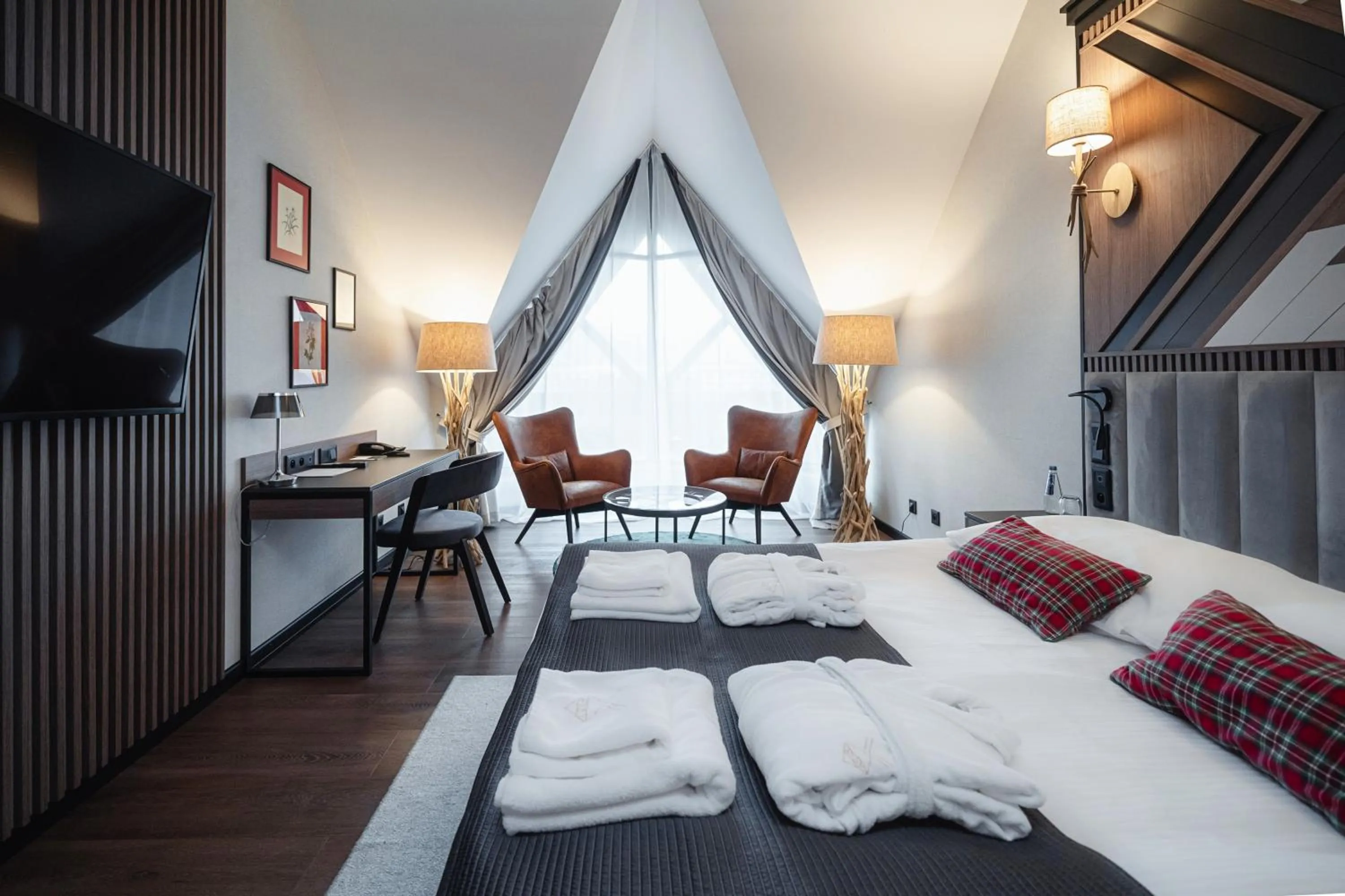 Photo of the whole room, Bed in Rysy Boutique Hotel