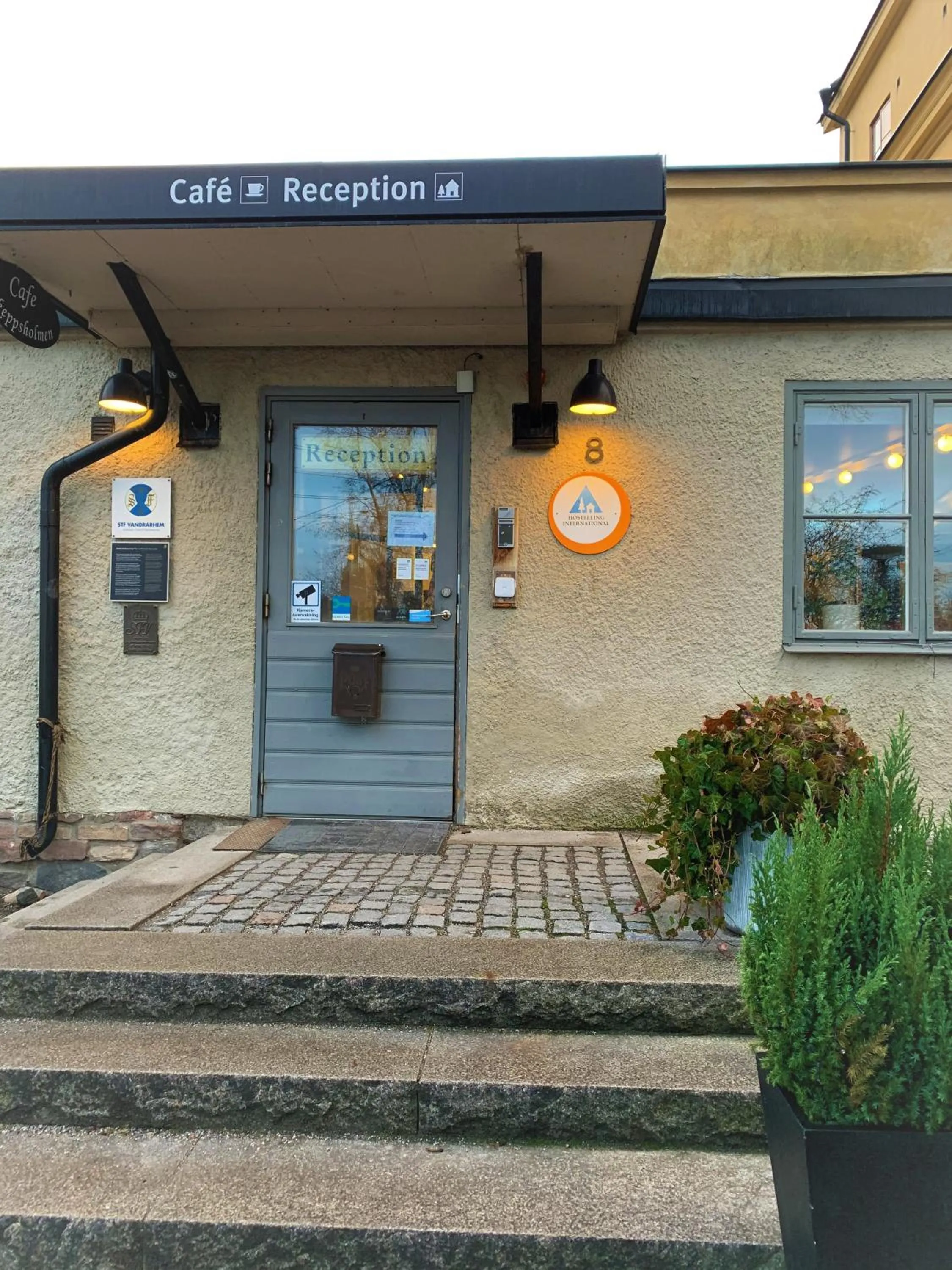 Facade/entrance in STF Stockholm Skeppsholmen Vandrarhem
