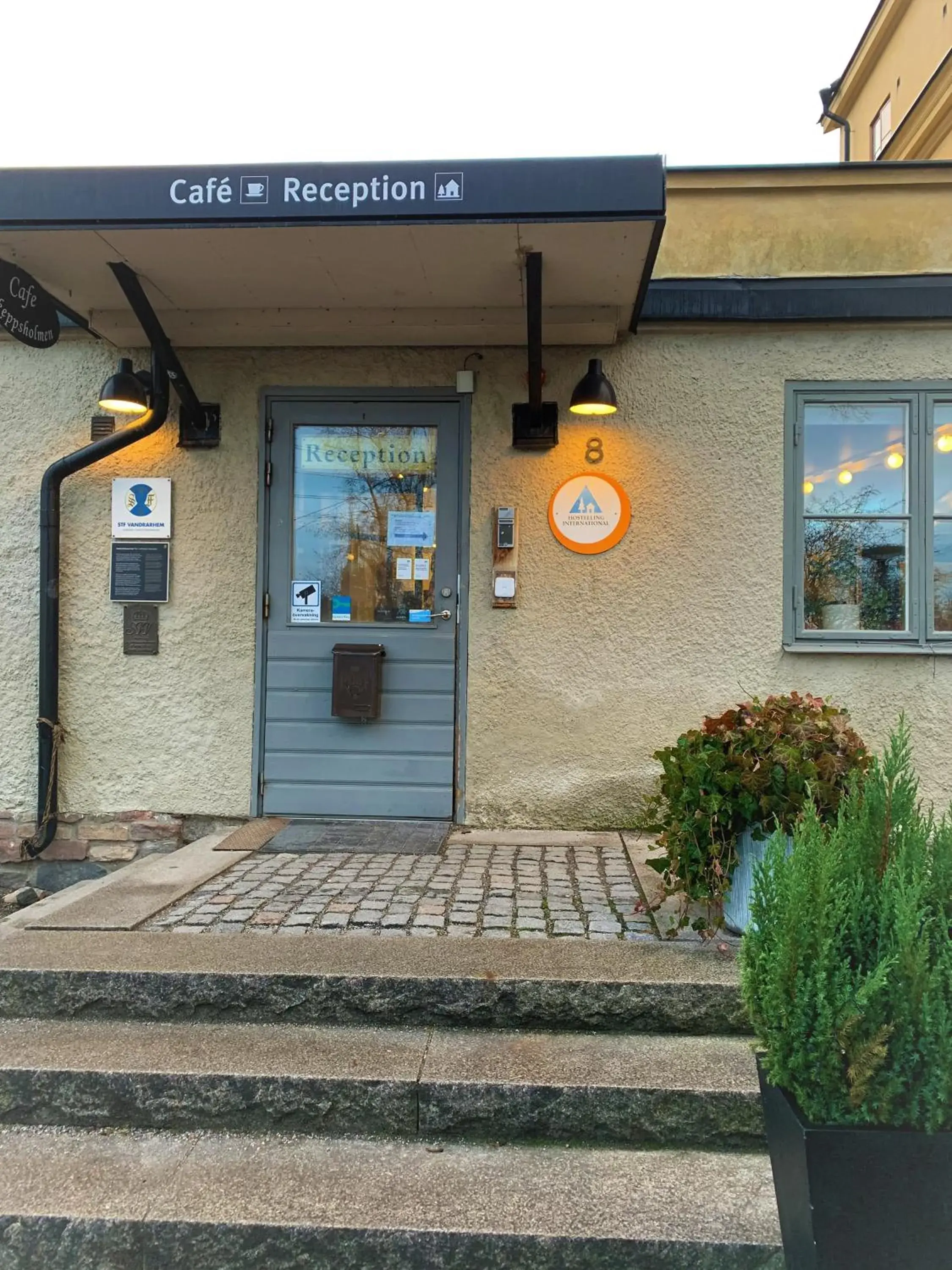 Facade/entrance in STF Stockholm Skeppsholmen Vandrarhem Facade/entrance in STF Stockholm Skeppsholmen Vandrarhem