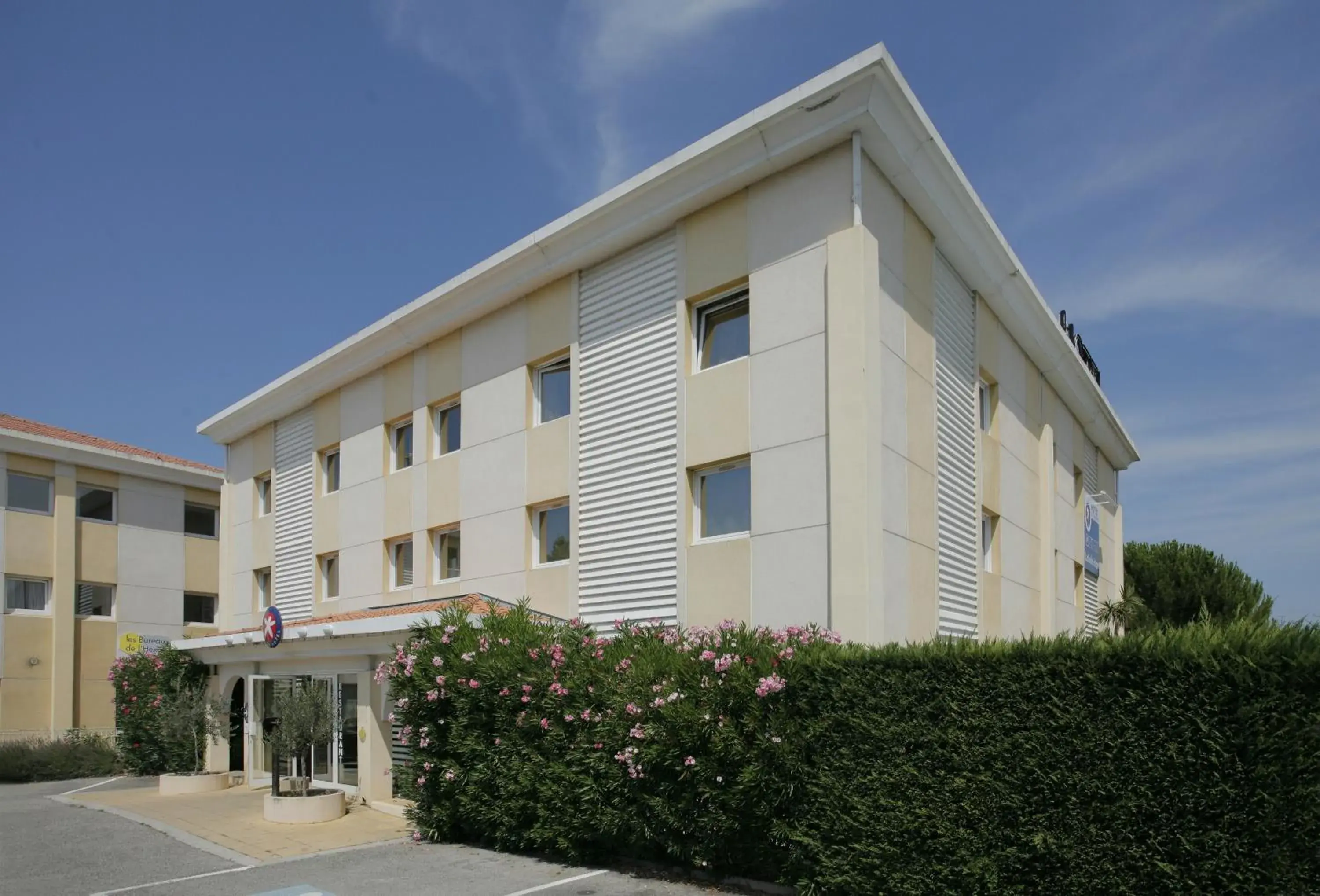 Facade/entrance in The Originals City, Hôtel La Belle Étape, Brignoles Facade/entrance in The Originals City, Hôtel La Belle Étape, Brignoles