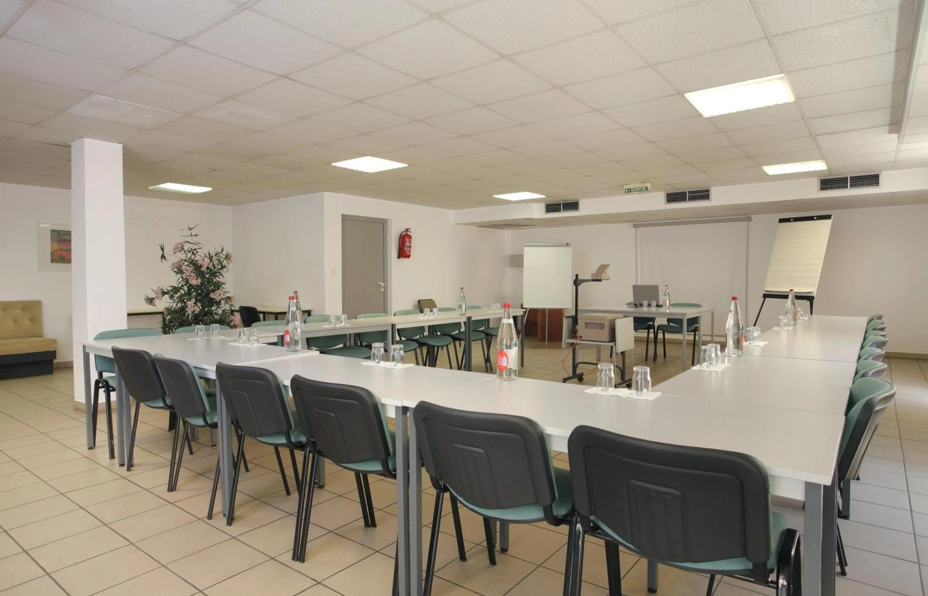 Business facilities in The Originals City, Hôtel La Belle Étape, Brignoles