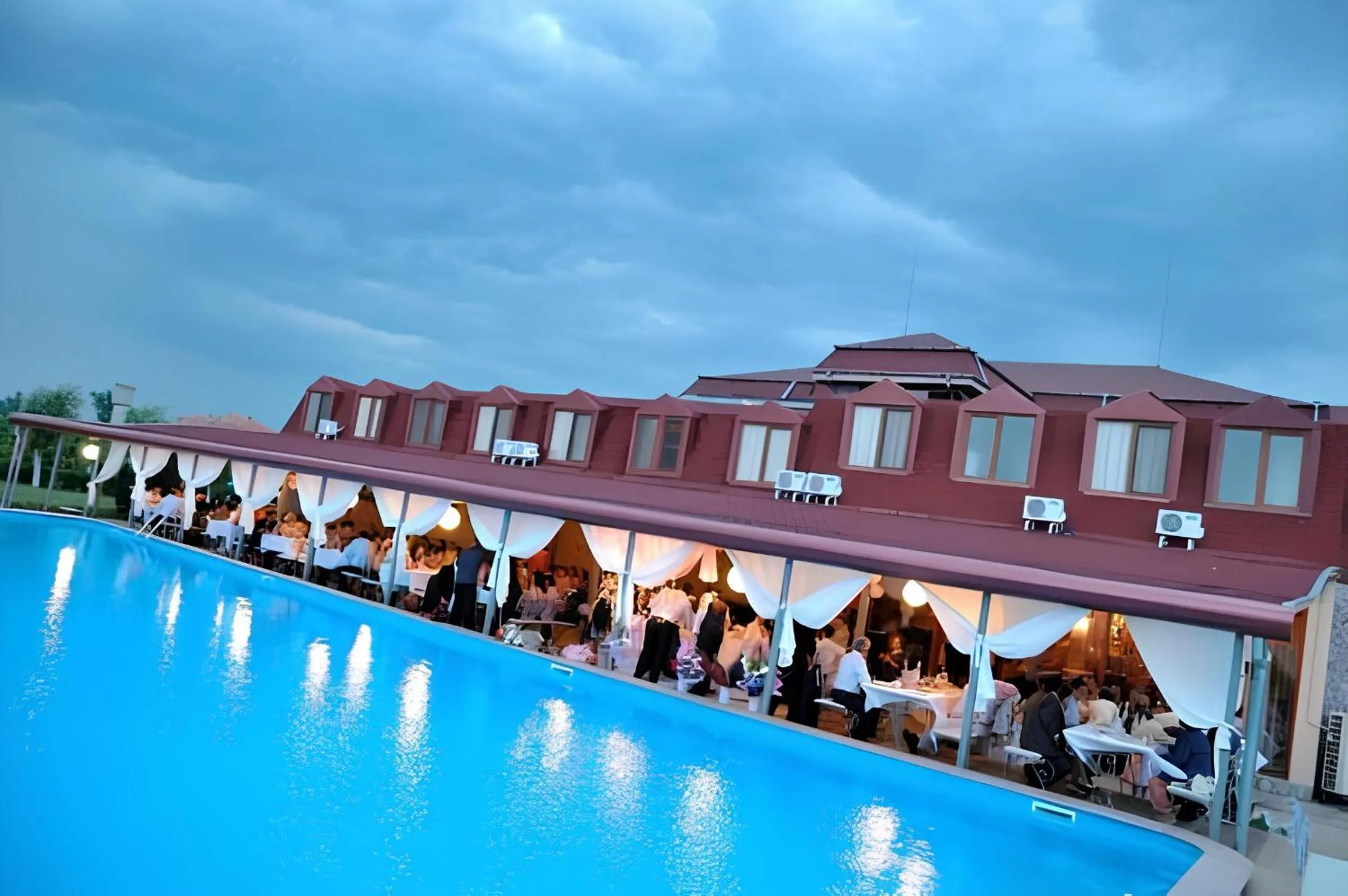 Property building in Hotel Racic Self-Check In