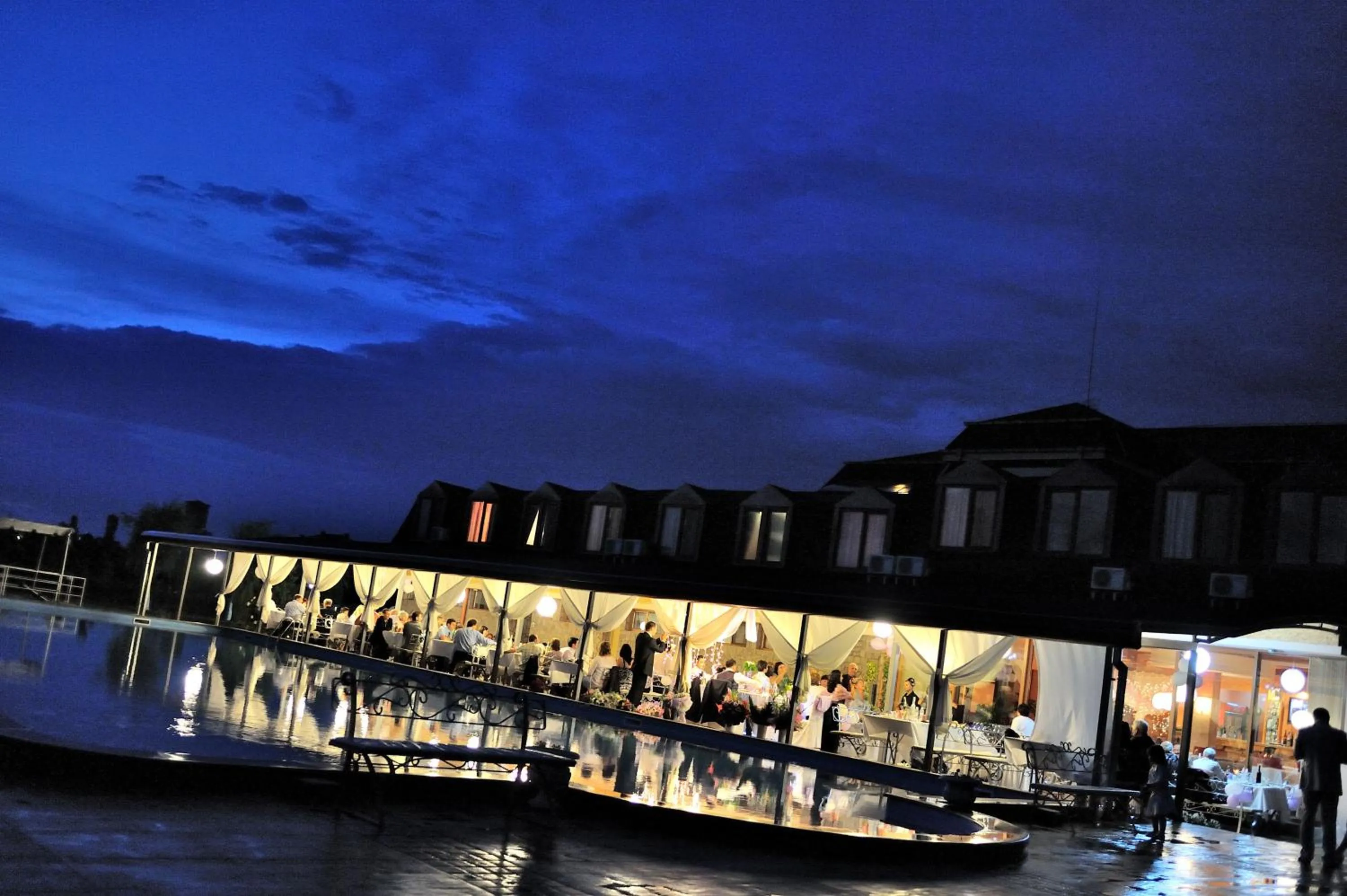 Property building in Hotel Racic Self-Check In