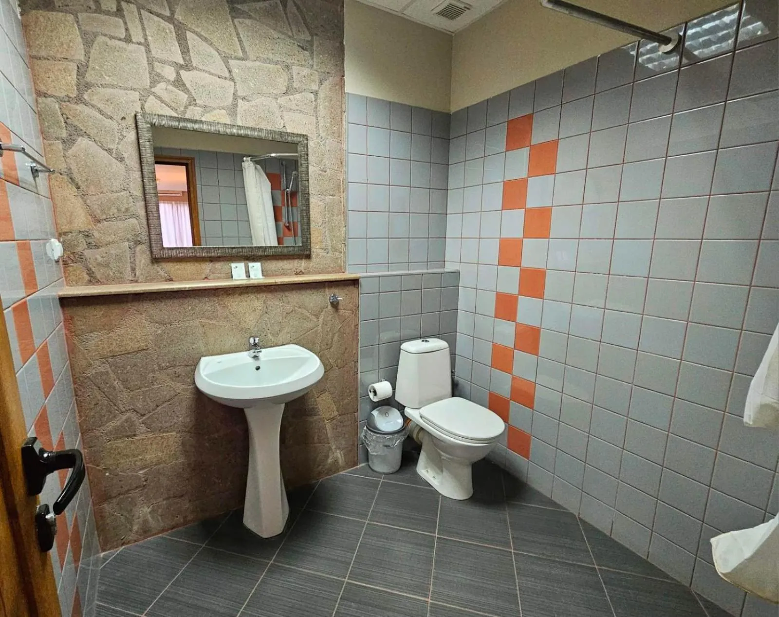 Shower in Hotel Racic Self-Check In