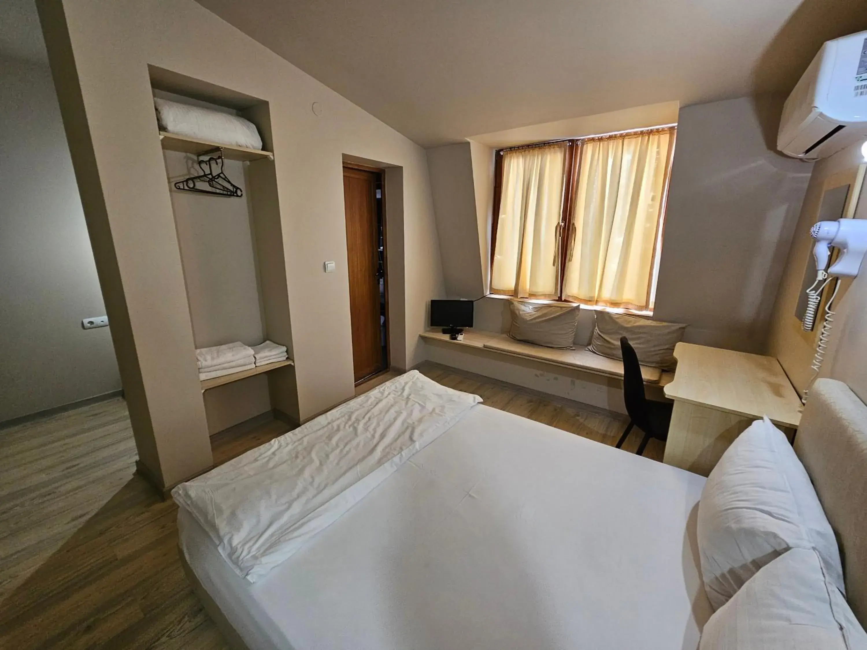 Triple Room - single occupancy in Hotel Racic Self-Check In Triple Room - single occupancy in Hotel Racic Self-Check In