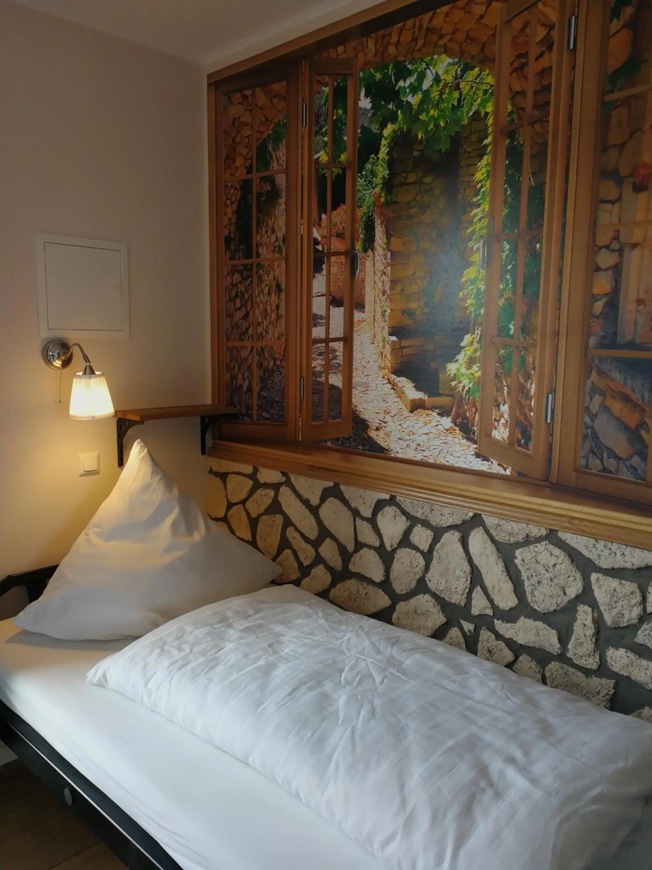 Bed in Apartmenthaus in Walle