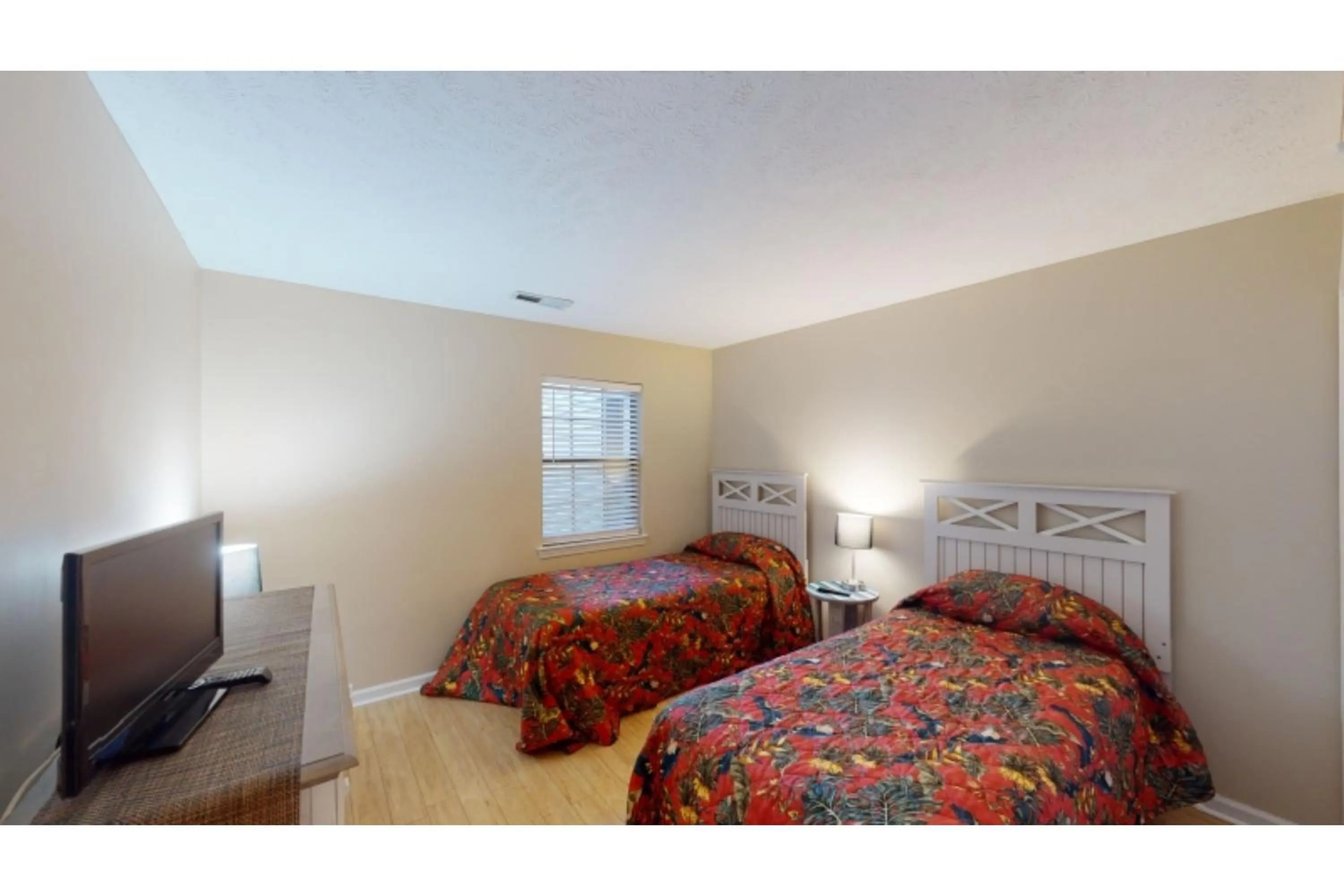 Bathroom, Bed in Litchfield Beach & Golf Resort