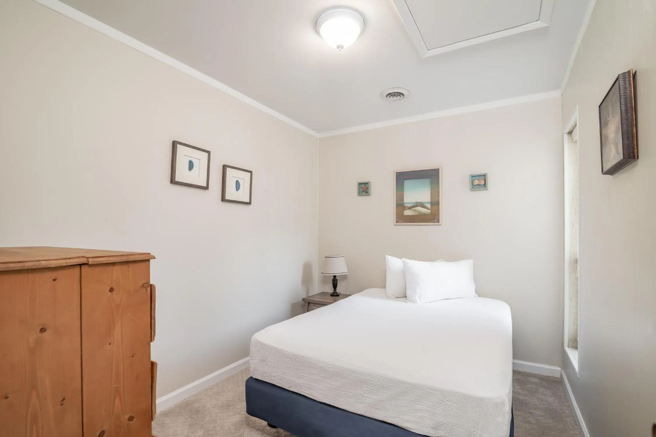 Bedroom, Bed in Litchfield Beach & Golf Resort